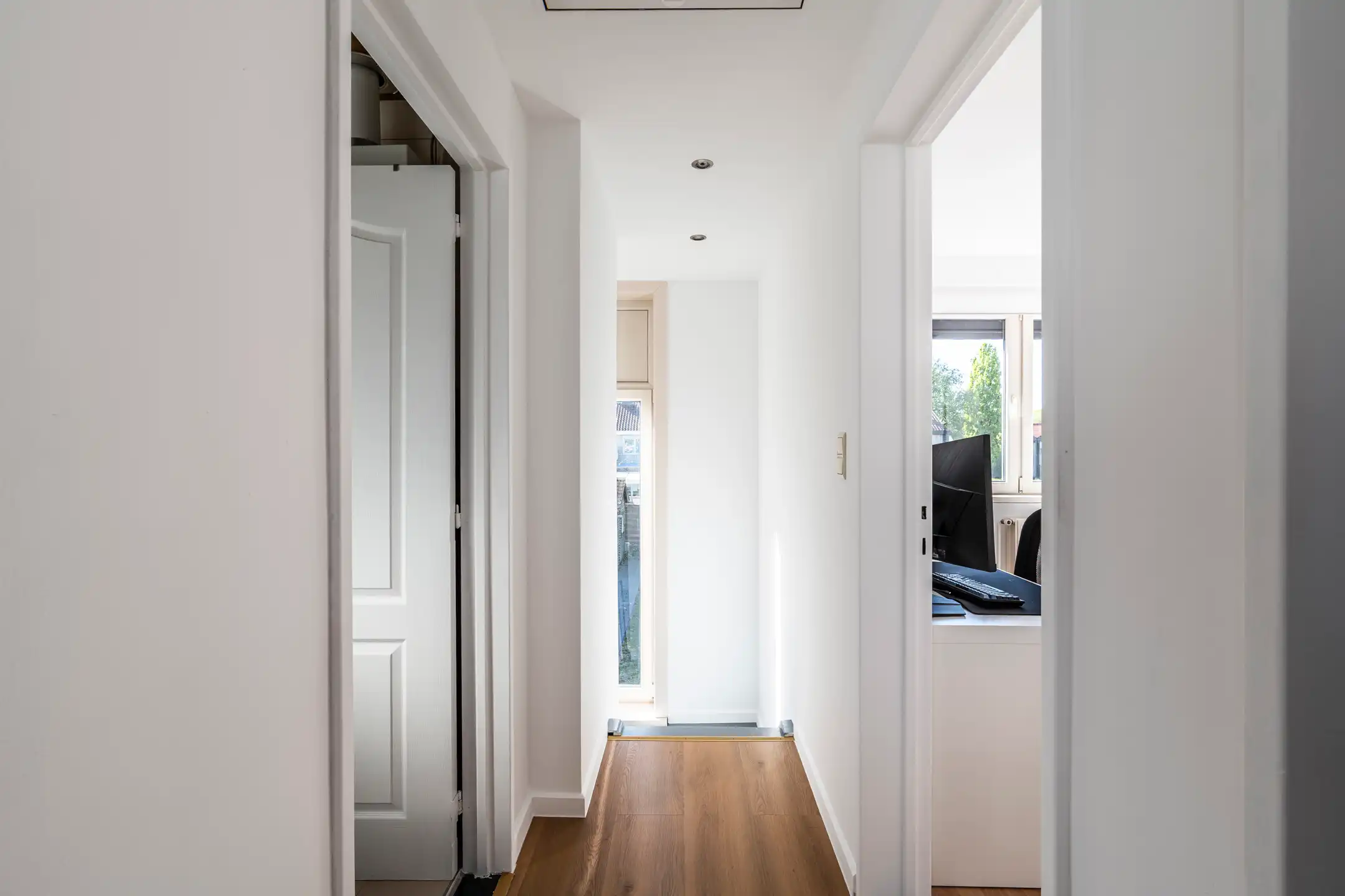 Instapklare gezinswoning met 3 slaapkamers en garage foto 11