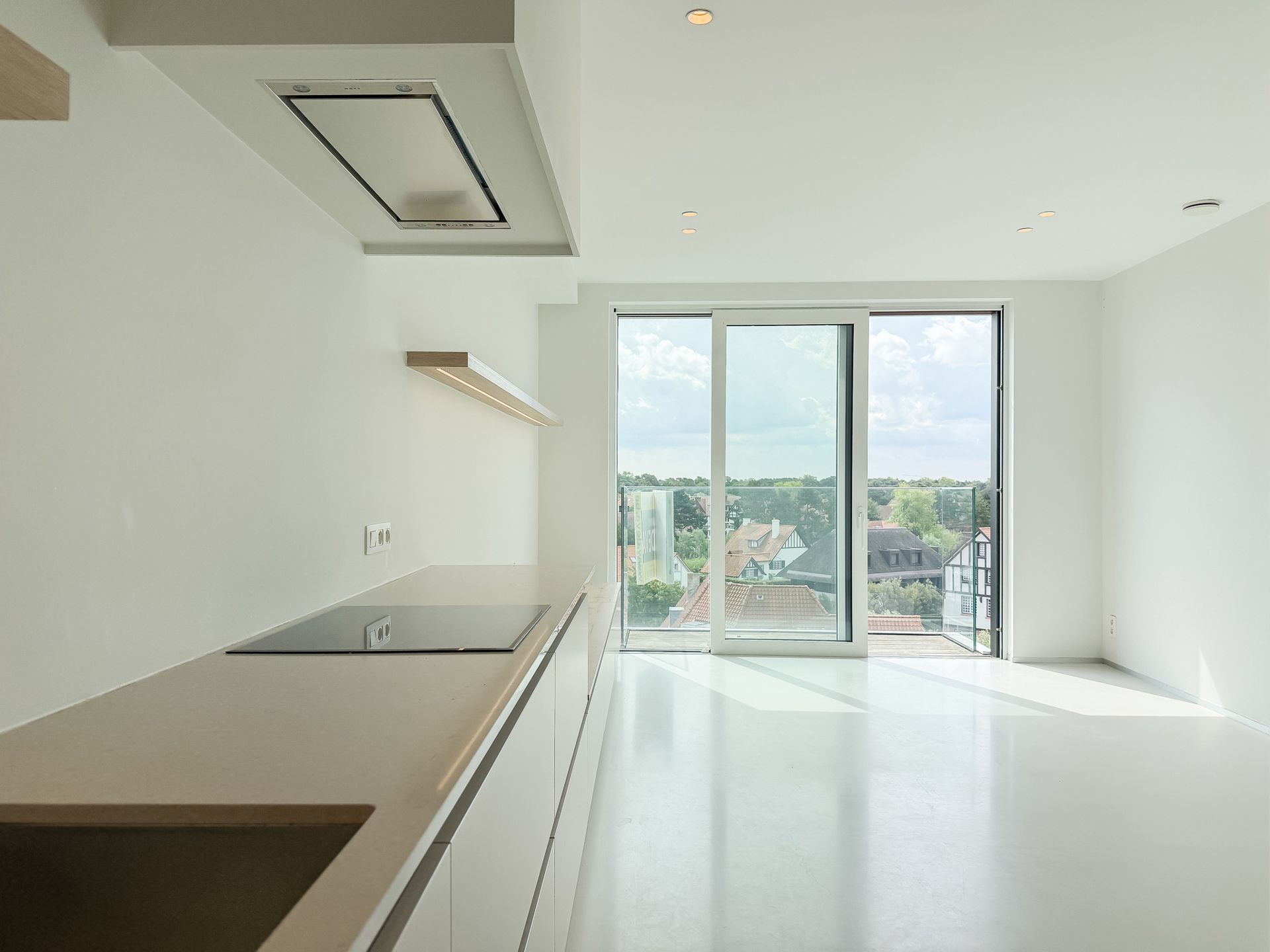 Stijlvol en lichtrijk appartement op toplocatie in het Zoute foto 11