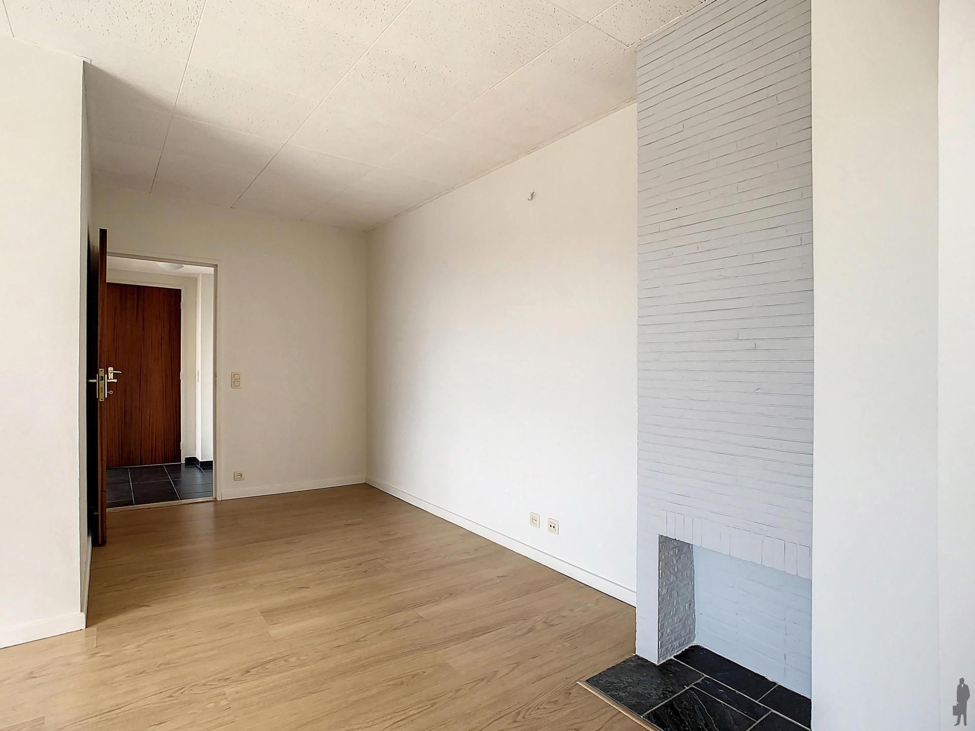 Gezellig appartement met 2 slaapkamers en mooi terras te Berchem! foto 7