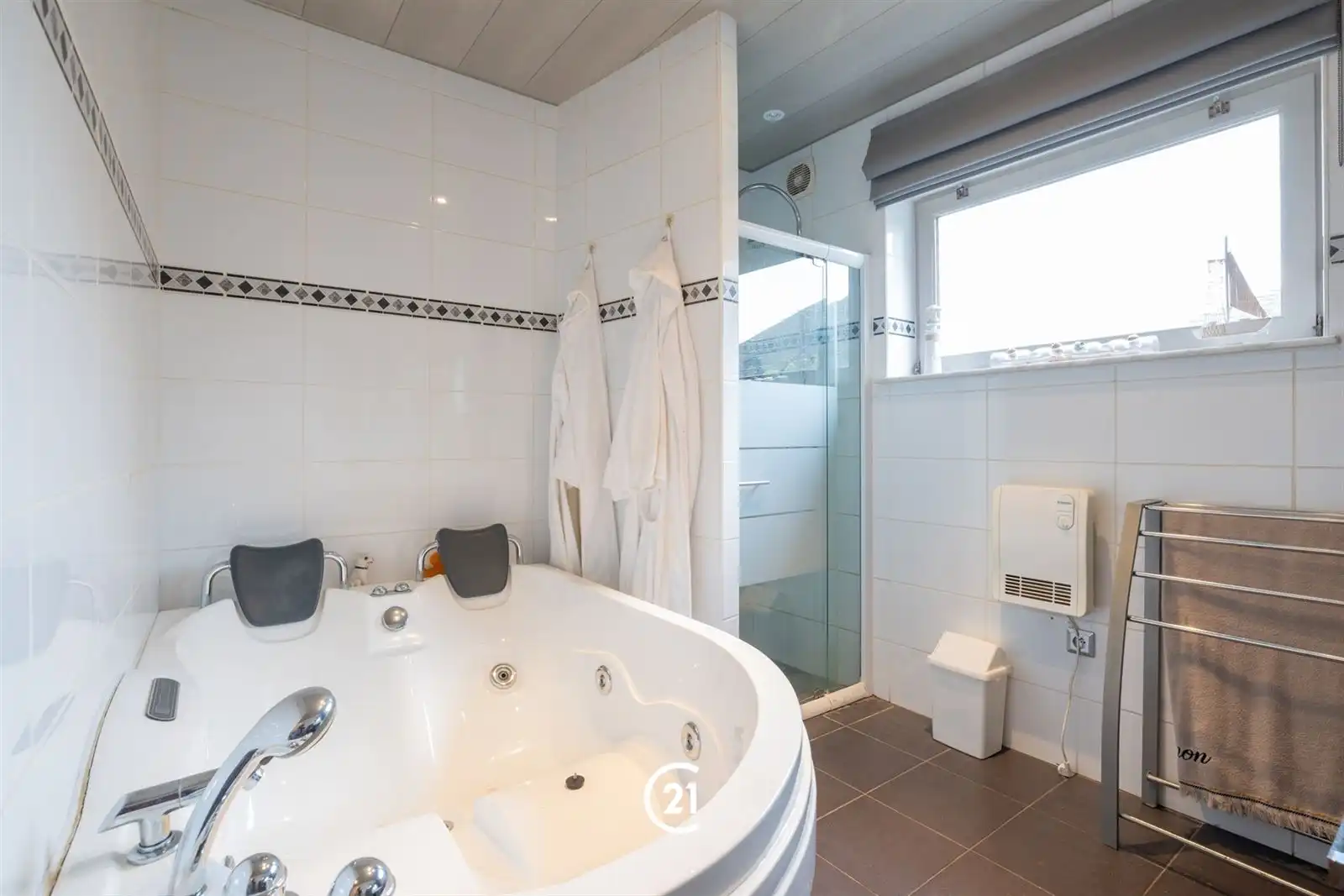 Villa bungalow met 3 slaapkamers, tuin en weide op +/-40are foto 14