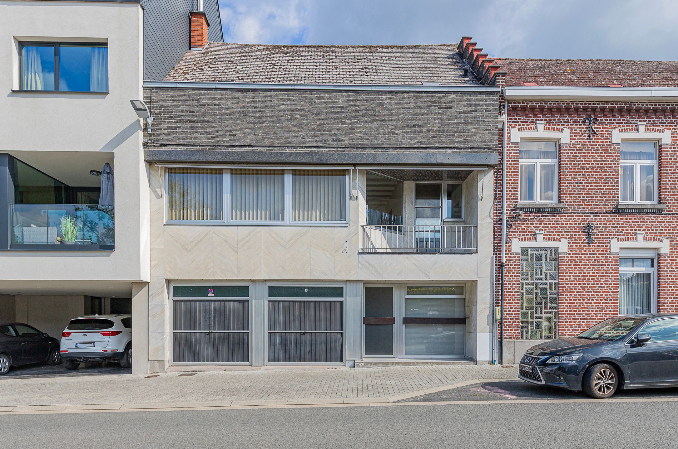 Hoofdfoto van de publicatie: LEDE - Stevige en verzorgde bel-étagewoning op toplocatie 