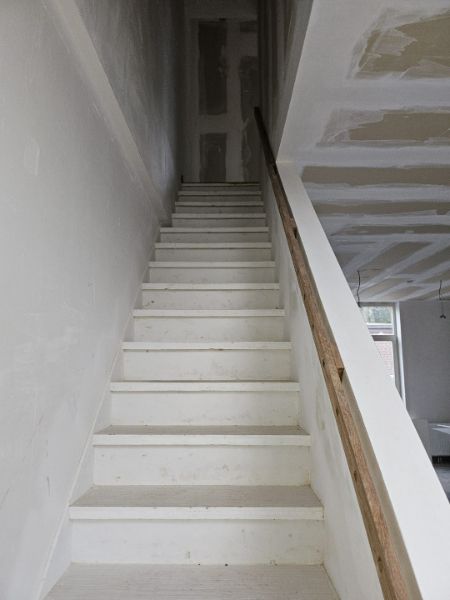 Opbrengstpand: 3 gerenoveerde woningen in halfopen en gesloten bebouwing foto 8
