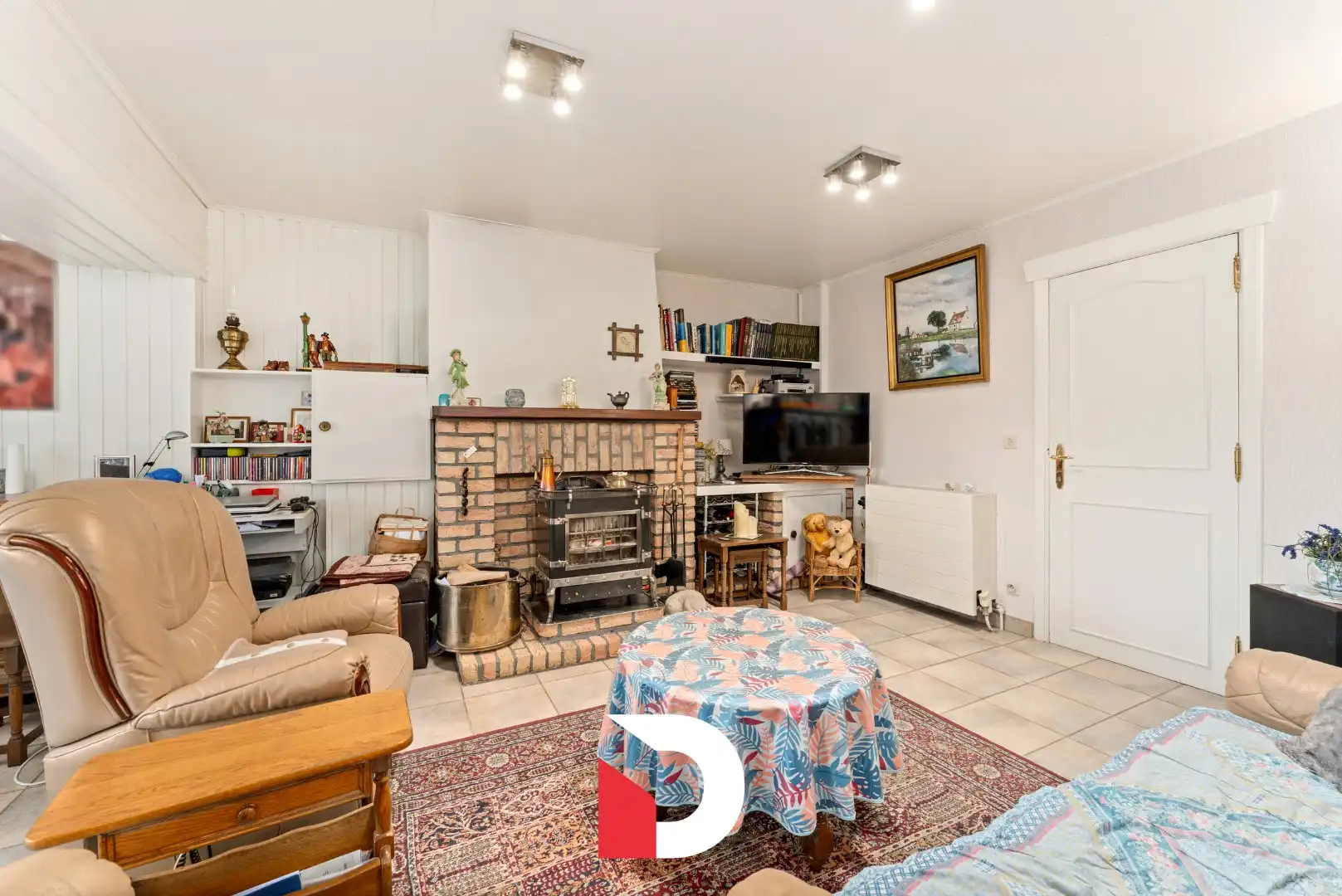 Veelzijdige halfopen woning + atelier op een ruim perceel in een residentiële buurt.  foto 7