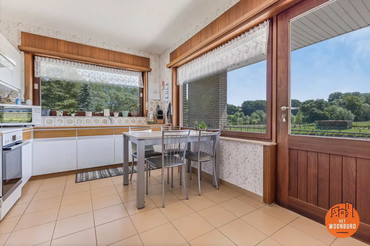 Woning met 2 slpks, zolder, volledig onderkelderd en tuin foto 11