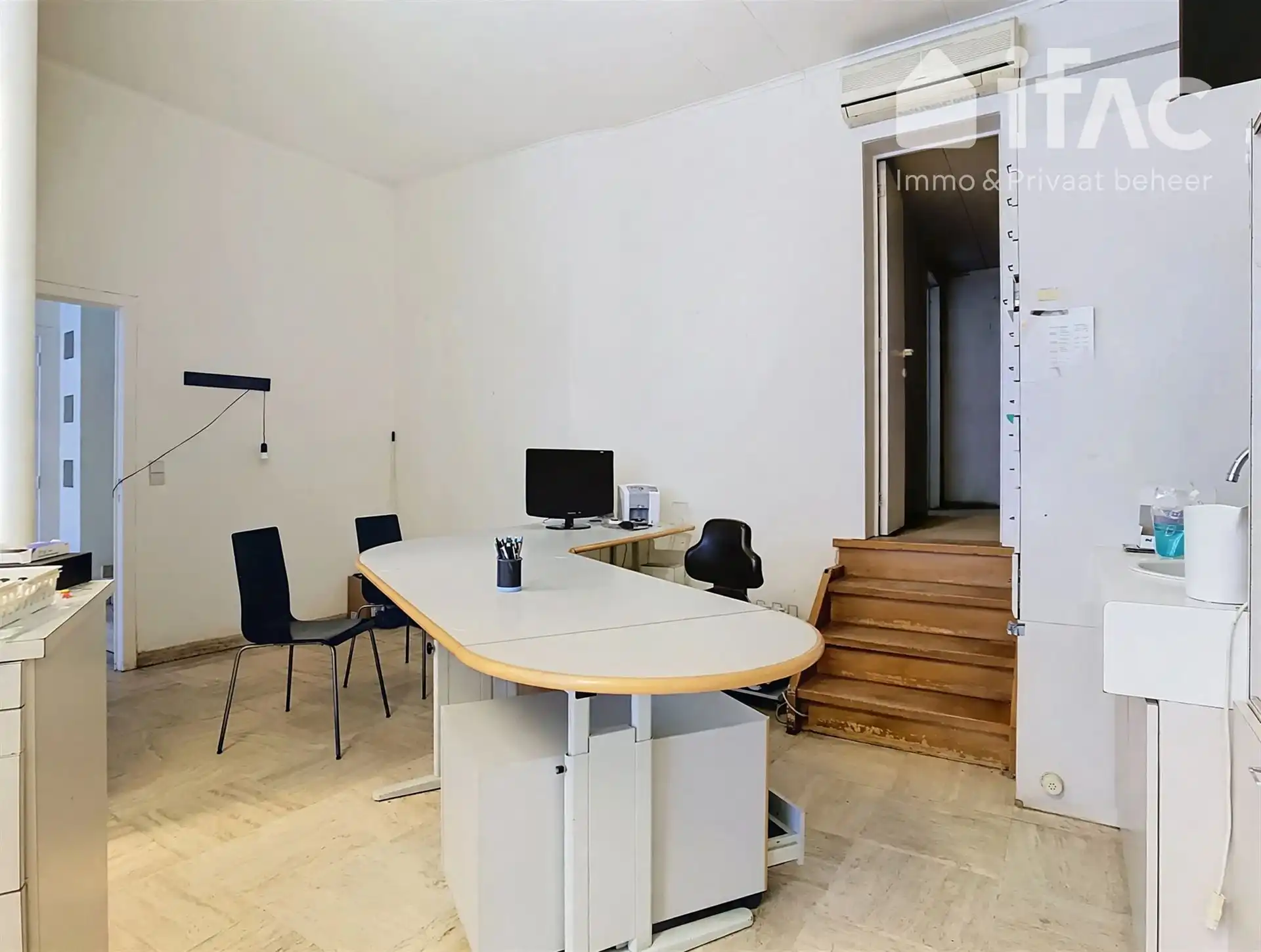 Te renoveren woning met ex-praktijk in centrum Overijse foto 2