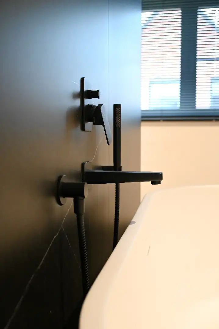 GROTE ALLEENSTAANDE NIEUWBOUWWONING OP 1776M² MET OPRIJLAAN foto 22