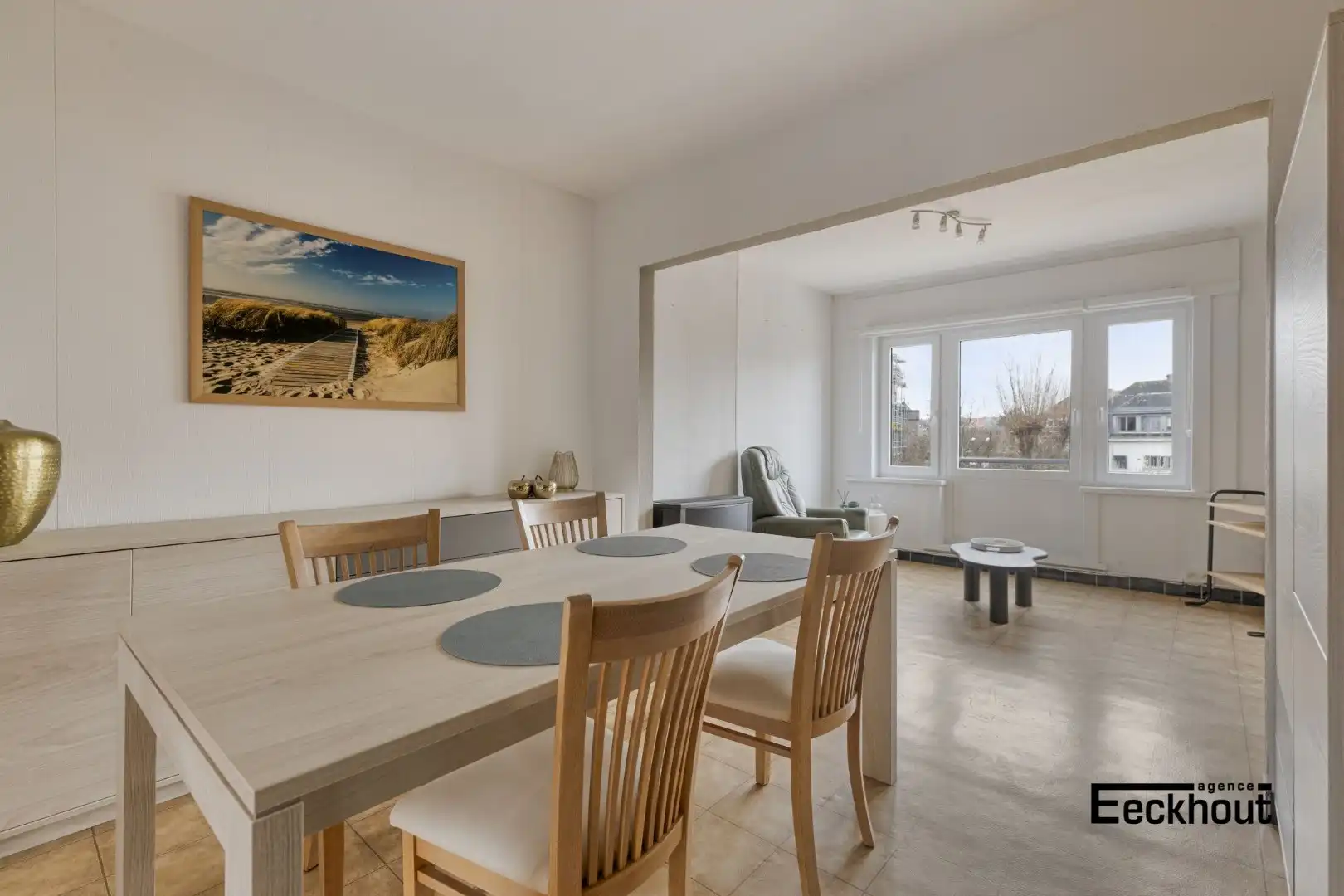 Charmant appartement met mooi zicht op wandelafstand van de zee! foto 2