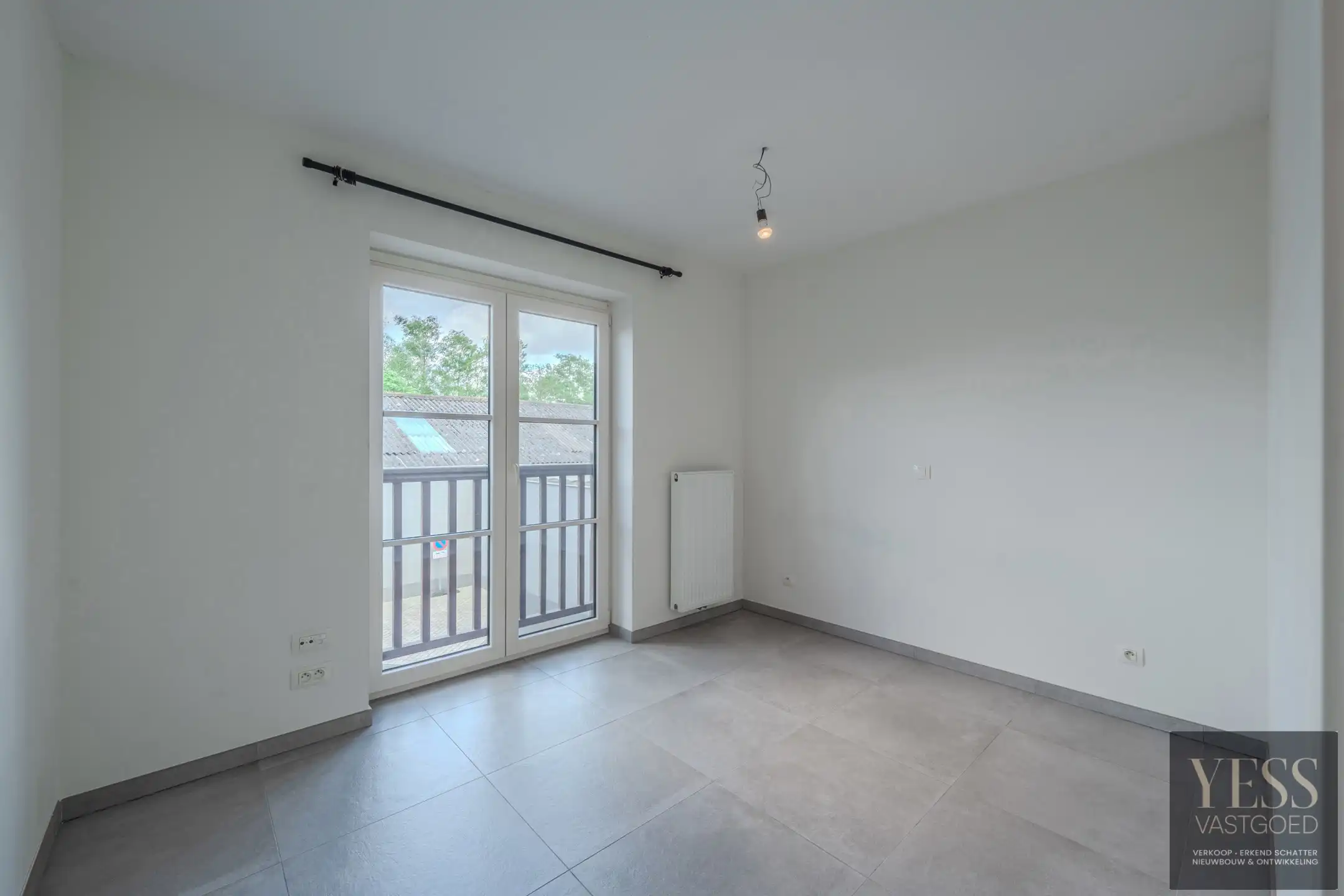 Zo goed als nieuw appartement + terras + garage! foto 12