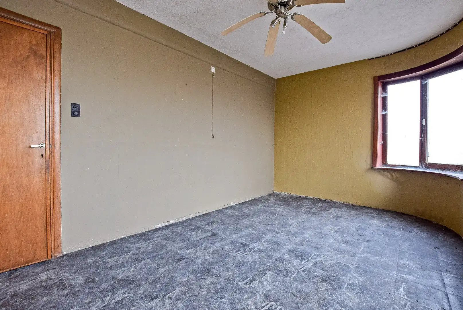 Woning met een enorm potentieel aan bruikbare oppervlakte op 1441m². foto 9