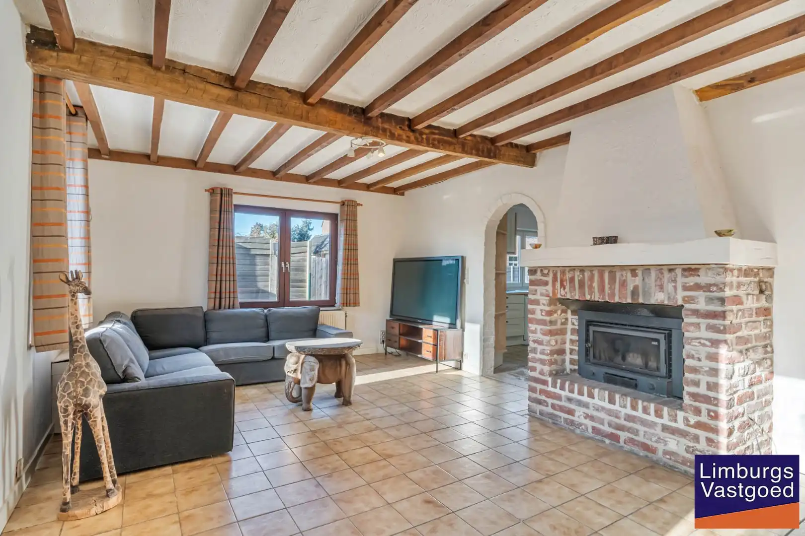 Instapklare woning met ruime loods/werkplaats, 11a 77ca foto 4