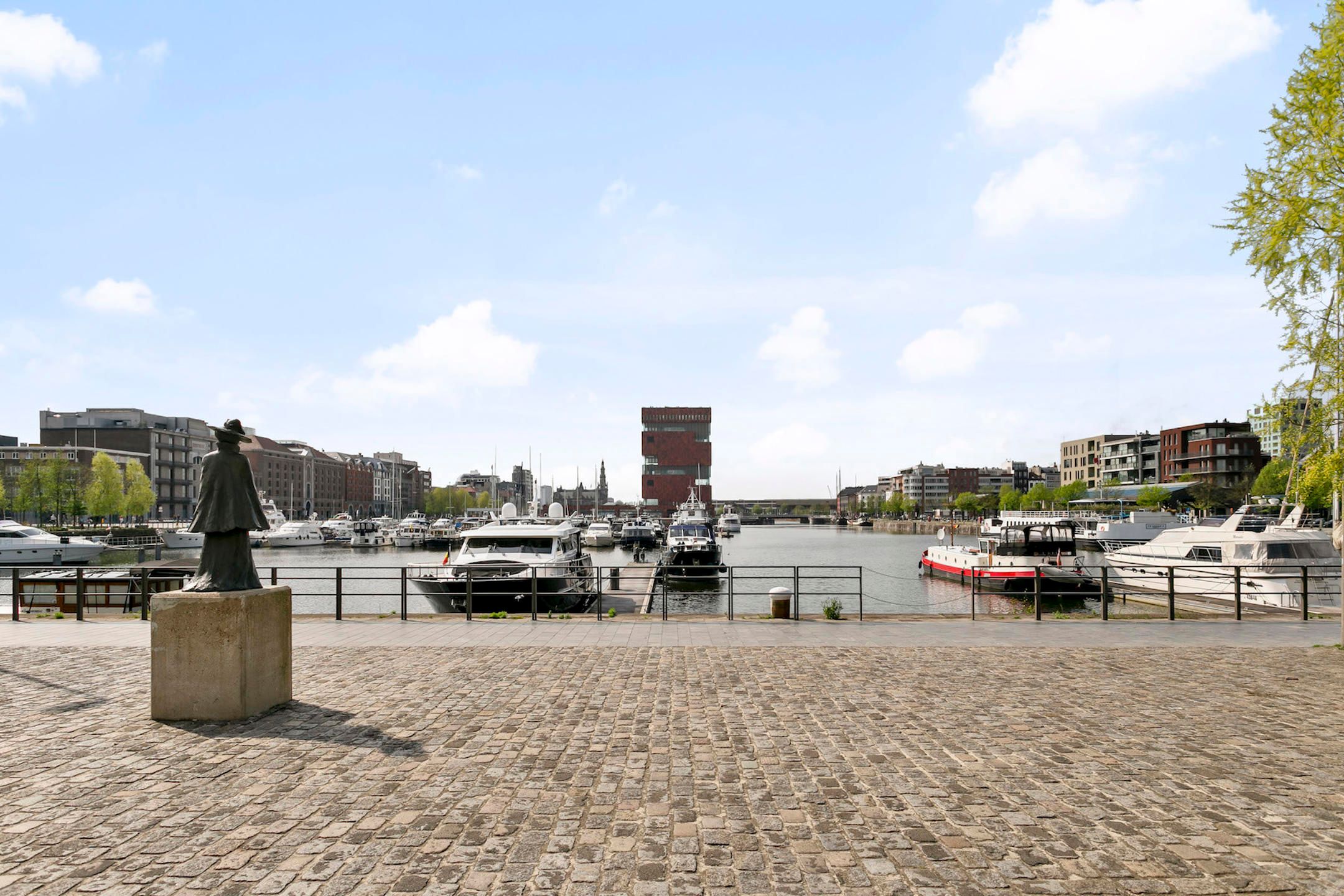 ANTWERPEN - Gemeubeld appartement met  frontaal zicht op het MAS foto 13