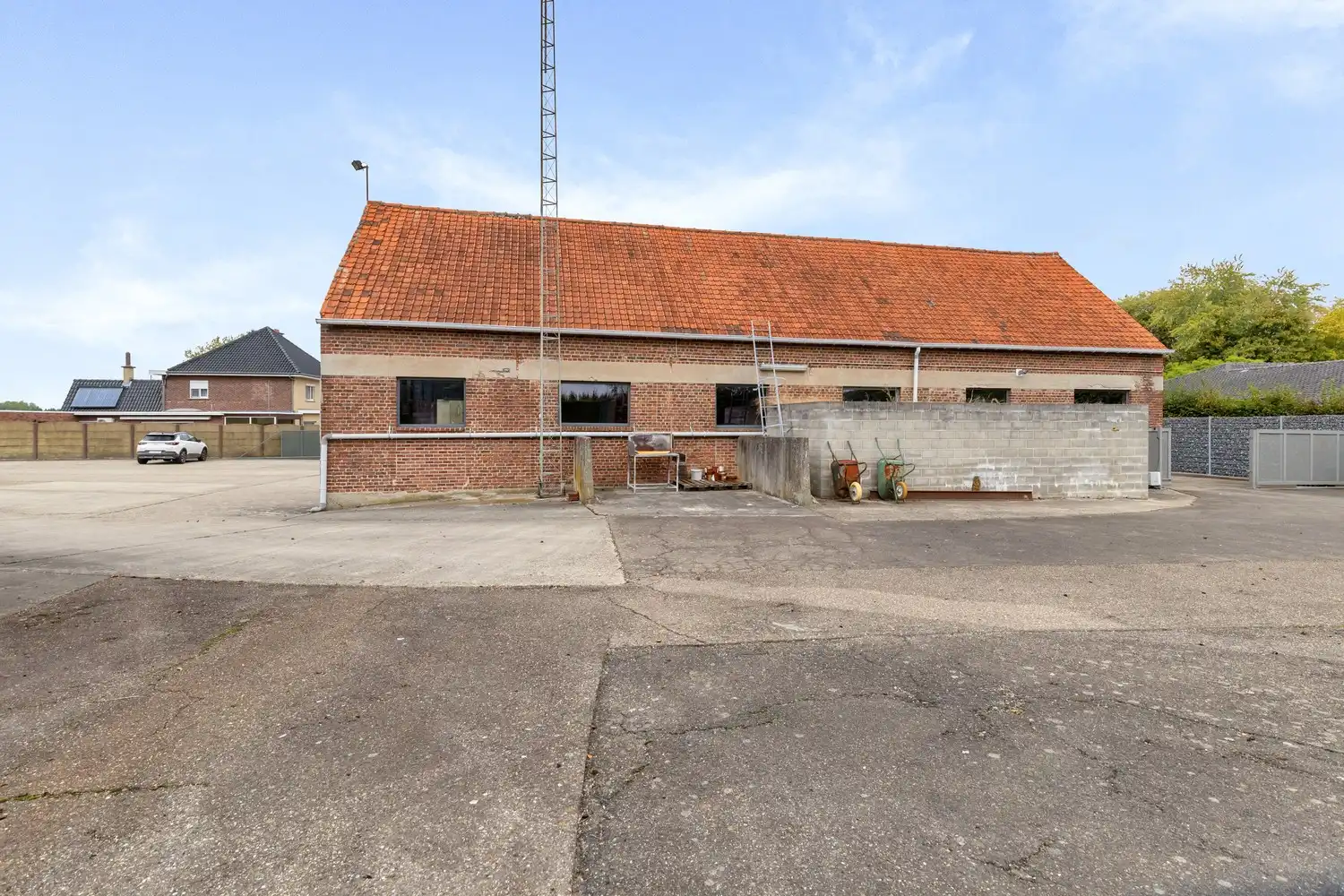 Unieke vastgoedopportuniteit! Ruim bedrijfscomplex met 2 appartementen en exclusief penthouse op 46a 55ca! foto 49