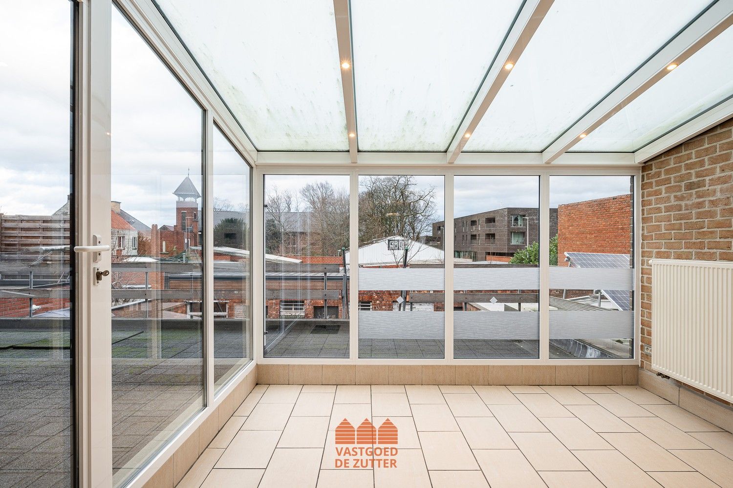 Ruime woning met garage en verhuurde studio foto 8