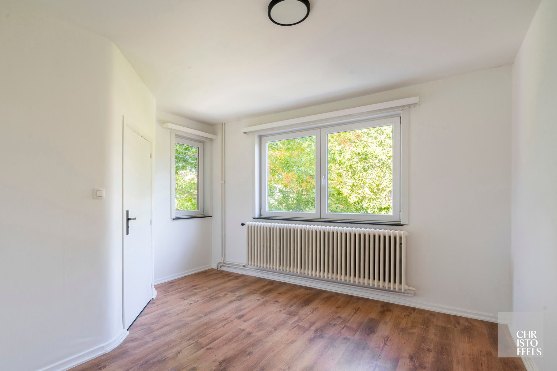 Residentieel en centraal wonen in een groene omgeving. foto 13