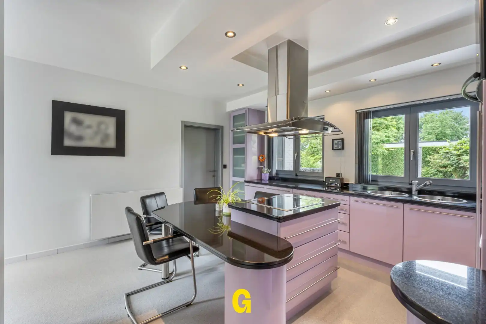 Knappe halfopen woning met een aantrekkelijke tijdloze architectuur, in perfecte staat, op 5a 67ca - label C foto 14