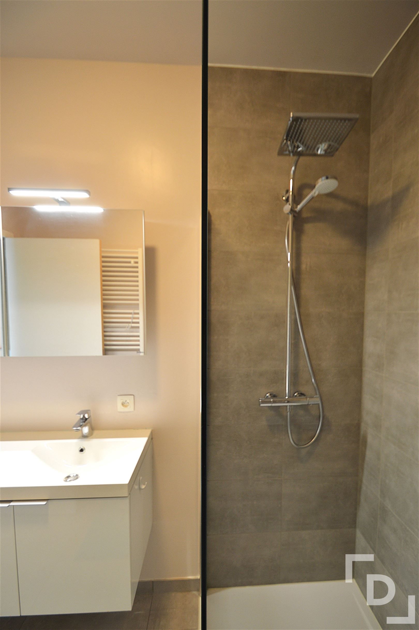 Appartement te huur in centrum Poperinge met staanplaats. foto 6