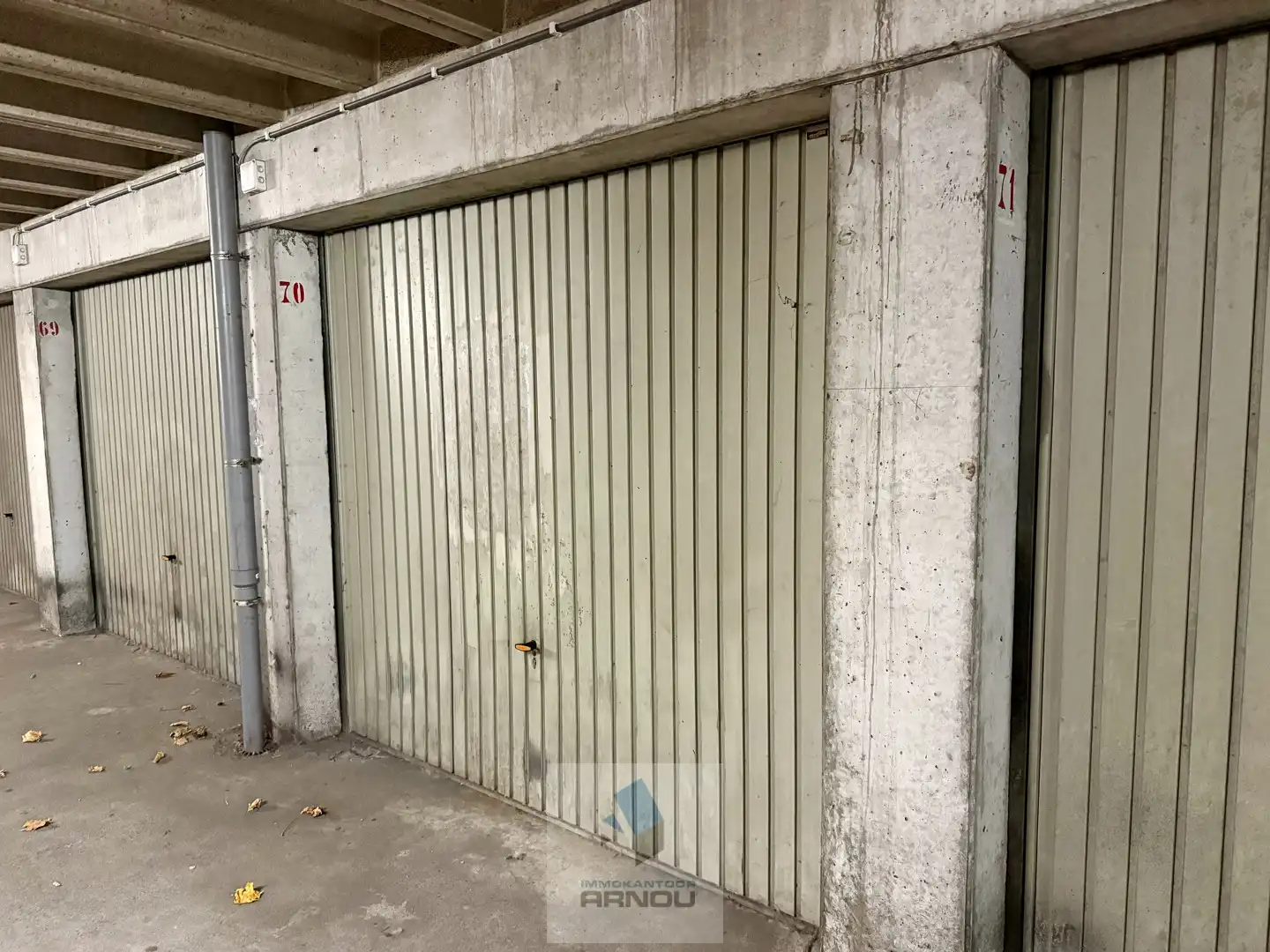 Ruime dubbele garagebox in het centrum Deinze – ca. 30 vkm foto 2