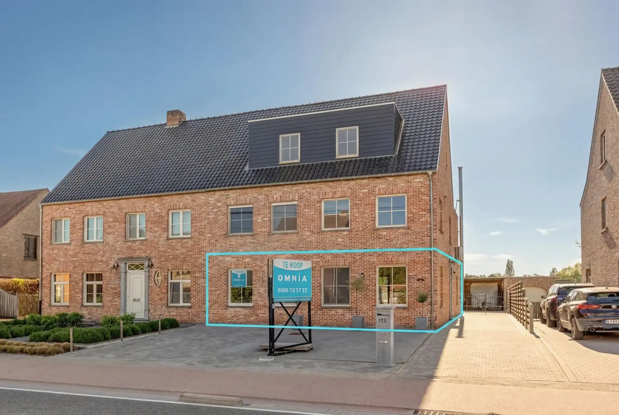 Ruim gelijkvloersappartement met zwembad  foto {{pictureIndex}}