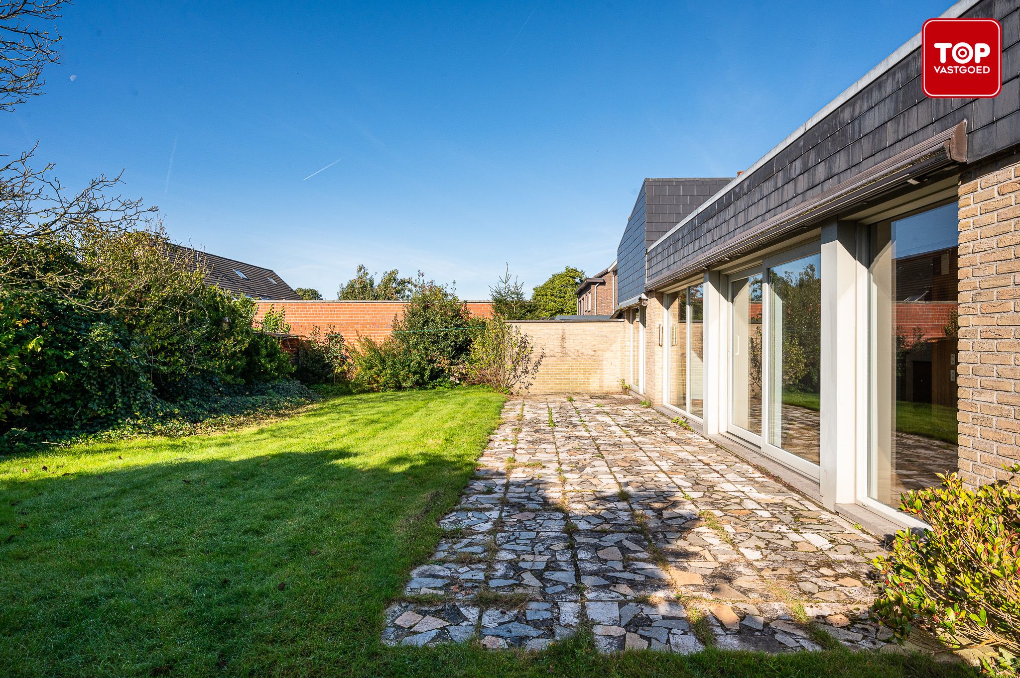 Modernistische bungalow uit de jaren '70 met prachtig zicht, veel potentieel en ideale ligging foto 16