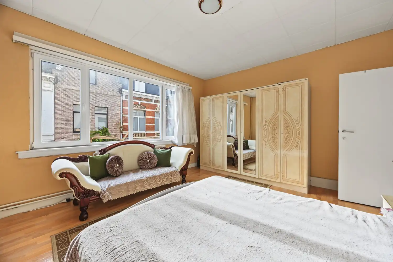 Te renoveren woning met 5 slaapkamers, 2 badkamers en ruime tuin! foto 23