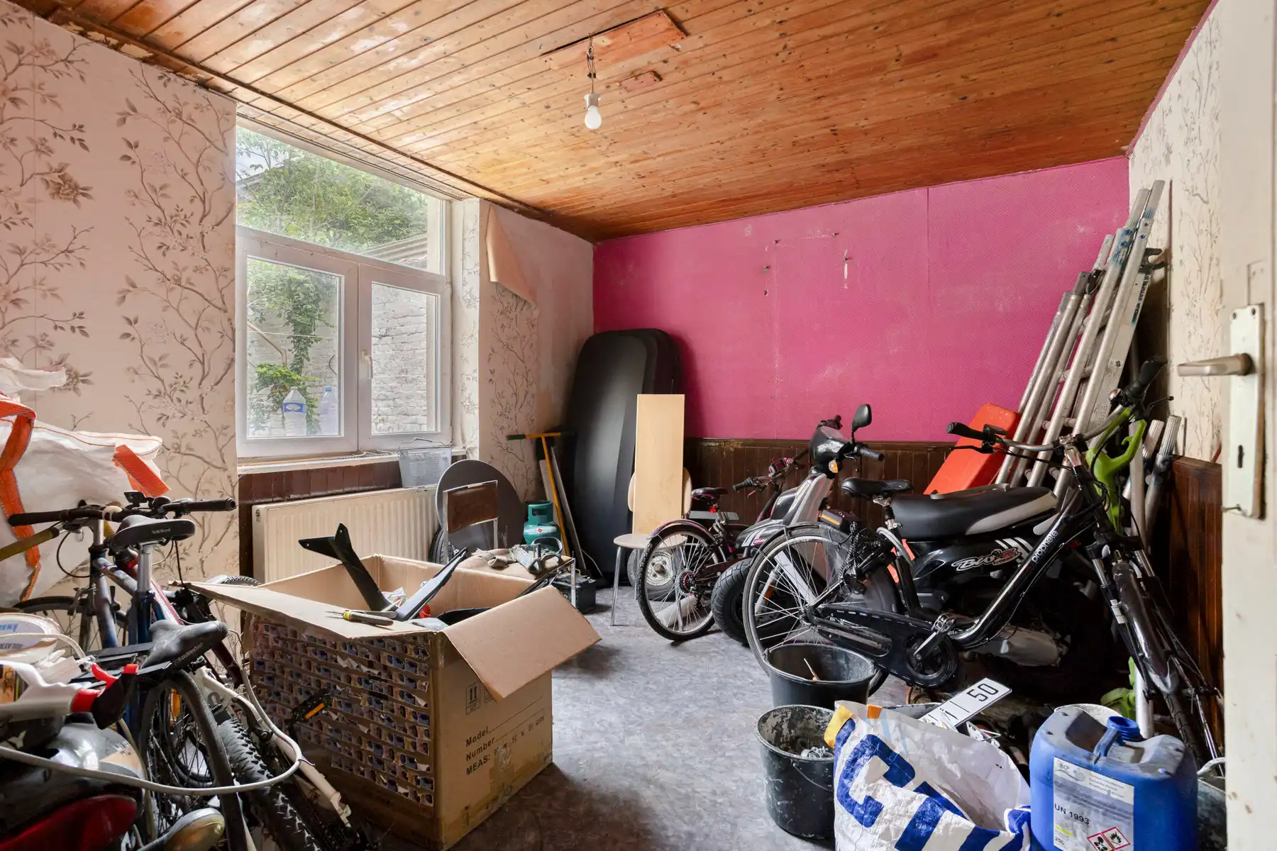 Te renoveren appartementsgebouw met vergunning voor 3 Apps foto 15