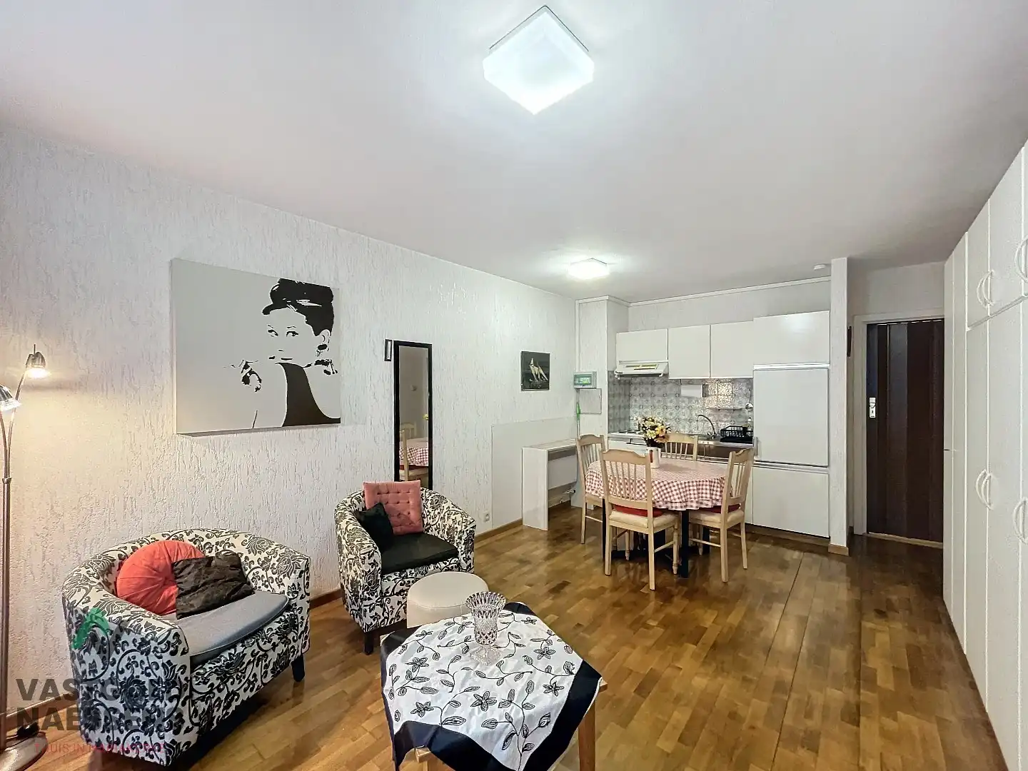 INSTAPKLARE STUDIO MET BERGING VLAKBIJ ZEEDIJK foto 4