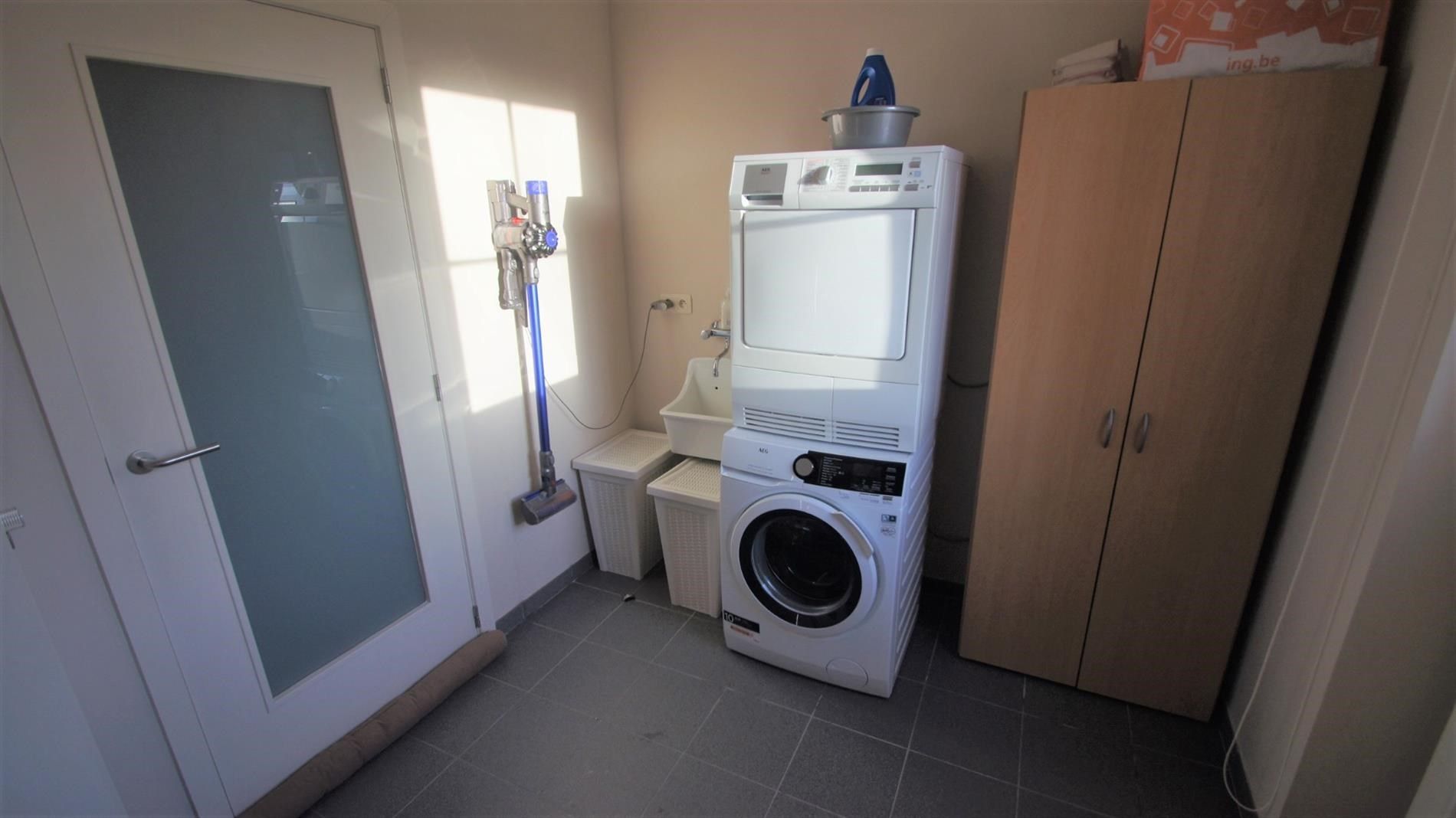 Prachtige recente rijwoning met 3 (à 4) slpks, zonnige tuin met terras en garage foto 8
