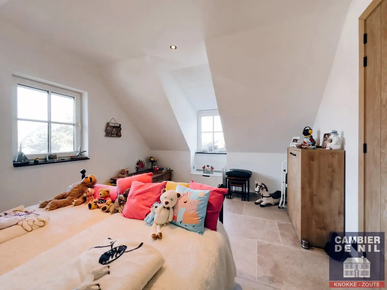 Alleenstaande woning in een residentiële omgeving foto 16