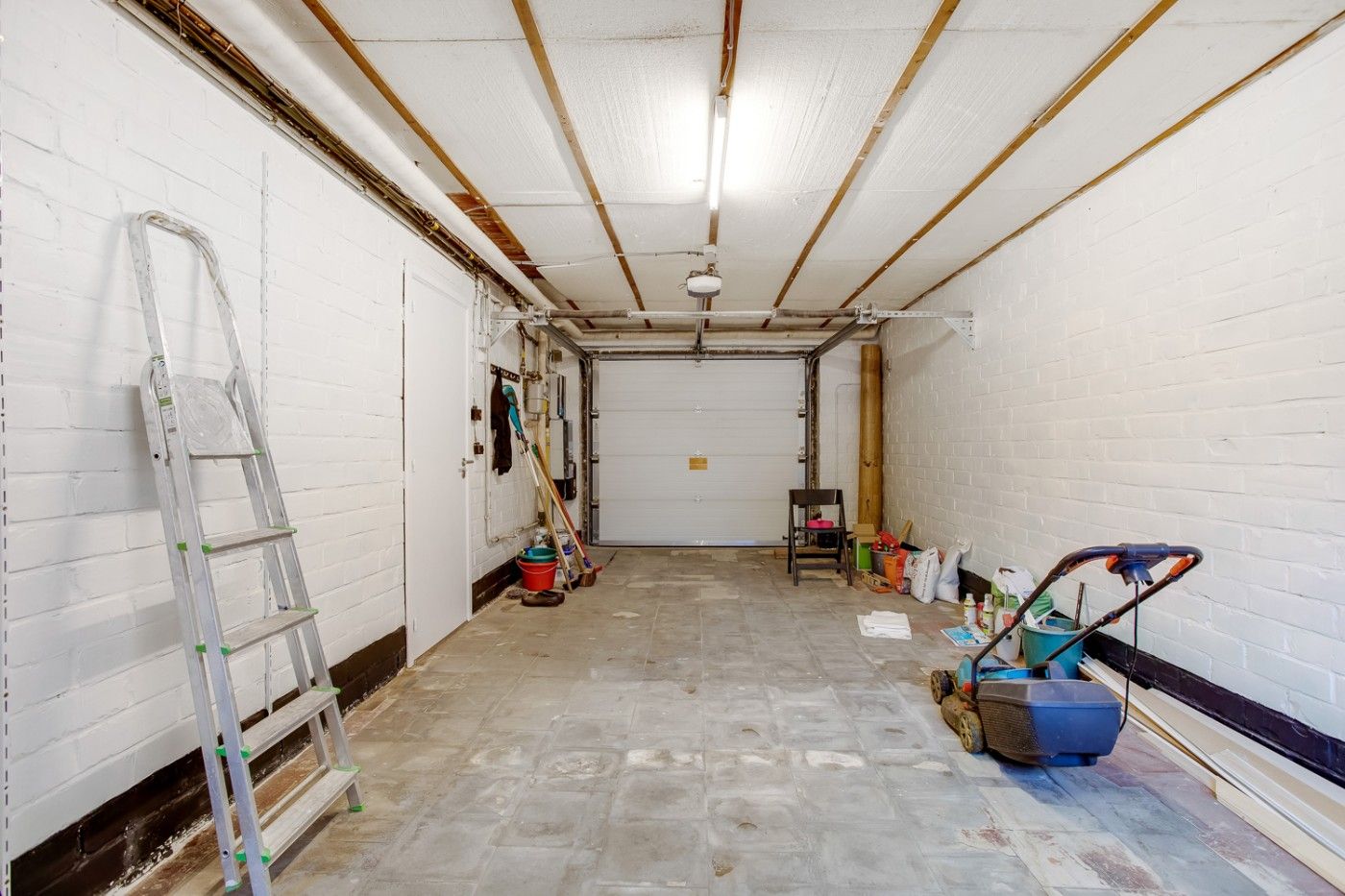 Nette, goed gelegen bel-etagewoning met 3 slpk., inpandige garage en tuin foto 12