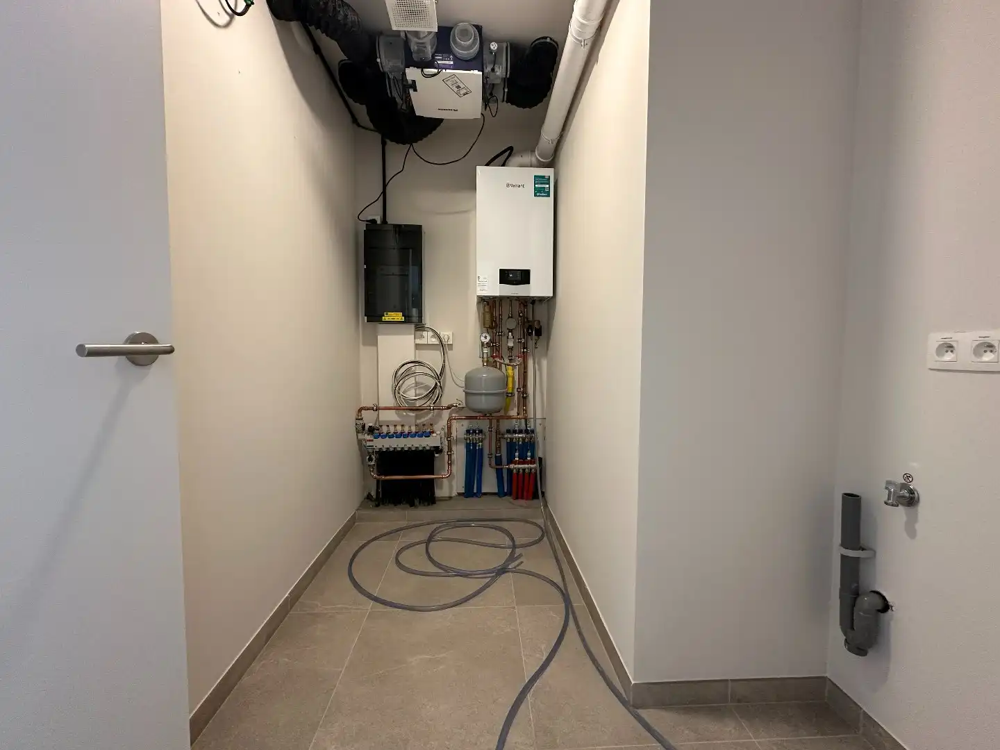 Instapklaar 1-slaapkamer appartement met mooi zonneterras, Torhout foto 16
