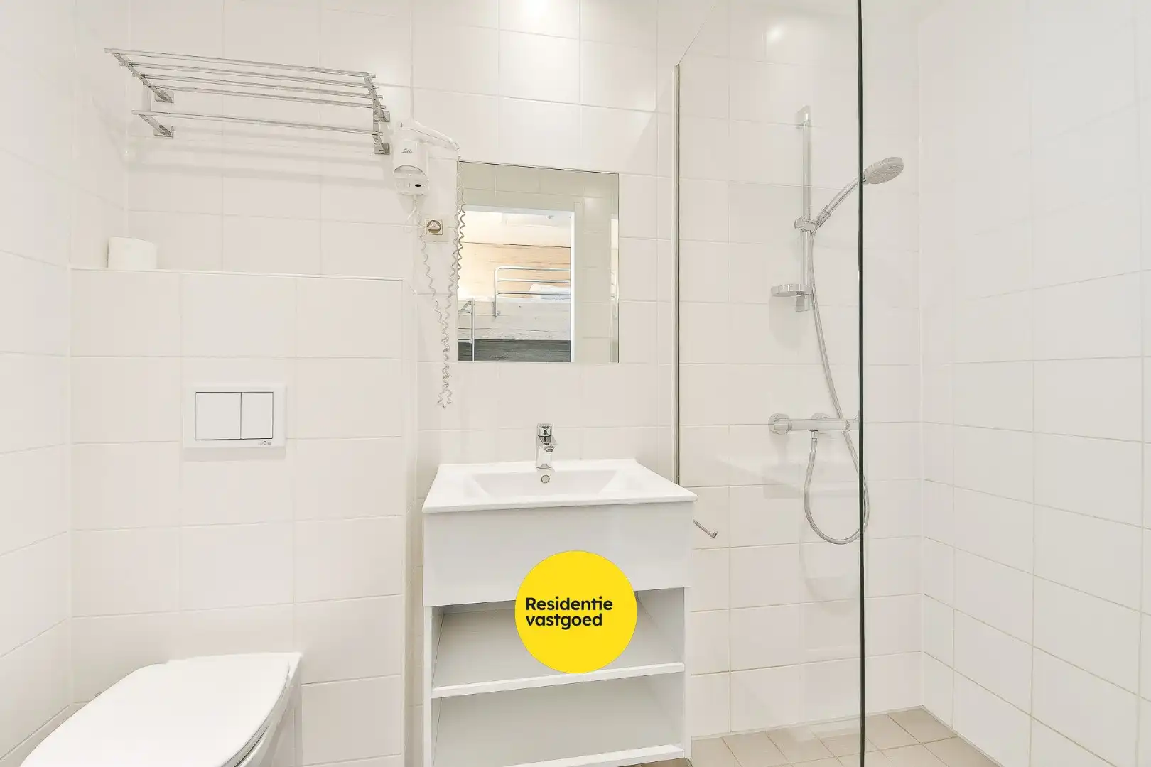 Vernieuwd gemeubeld vakantieappartement foto 9