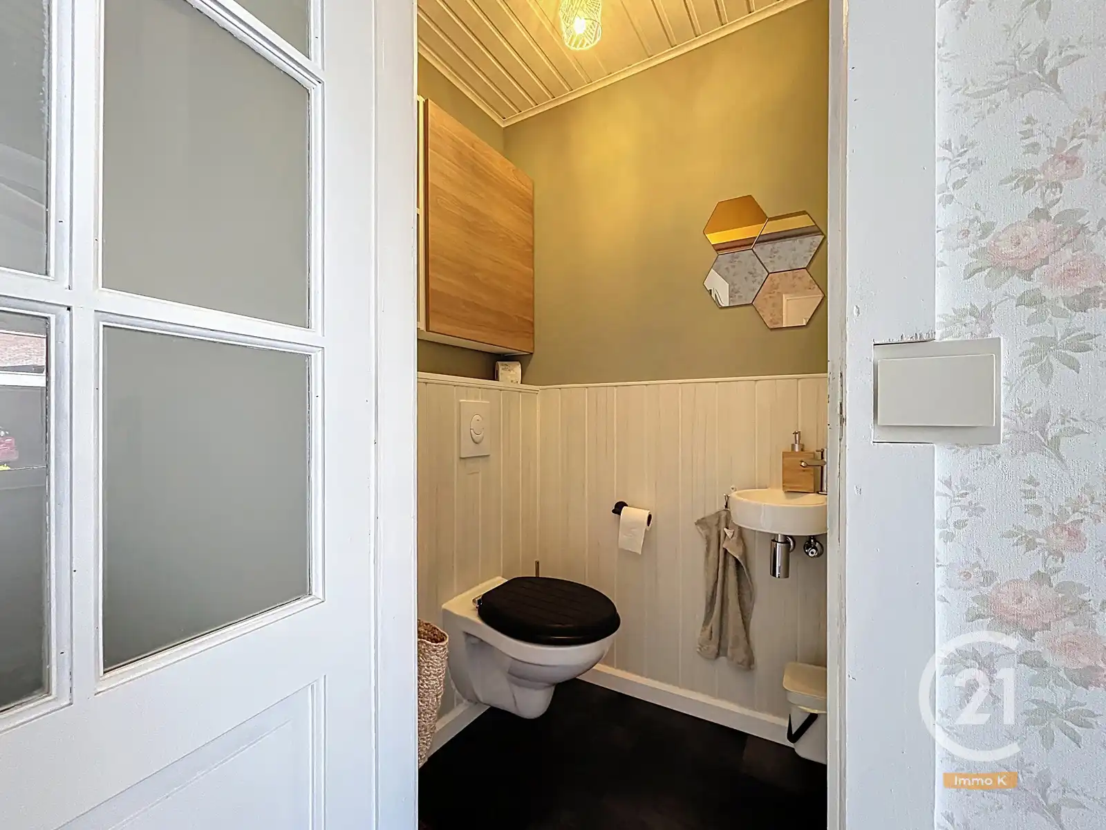 Knusse instapklare woning met ruime tuin en weide nabij E40 foto 37