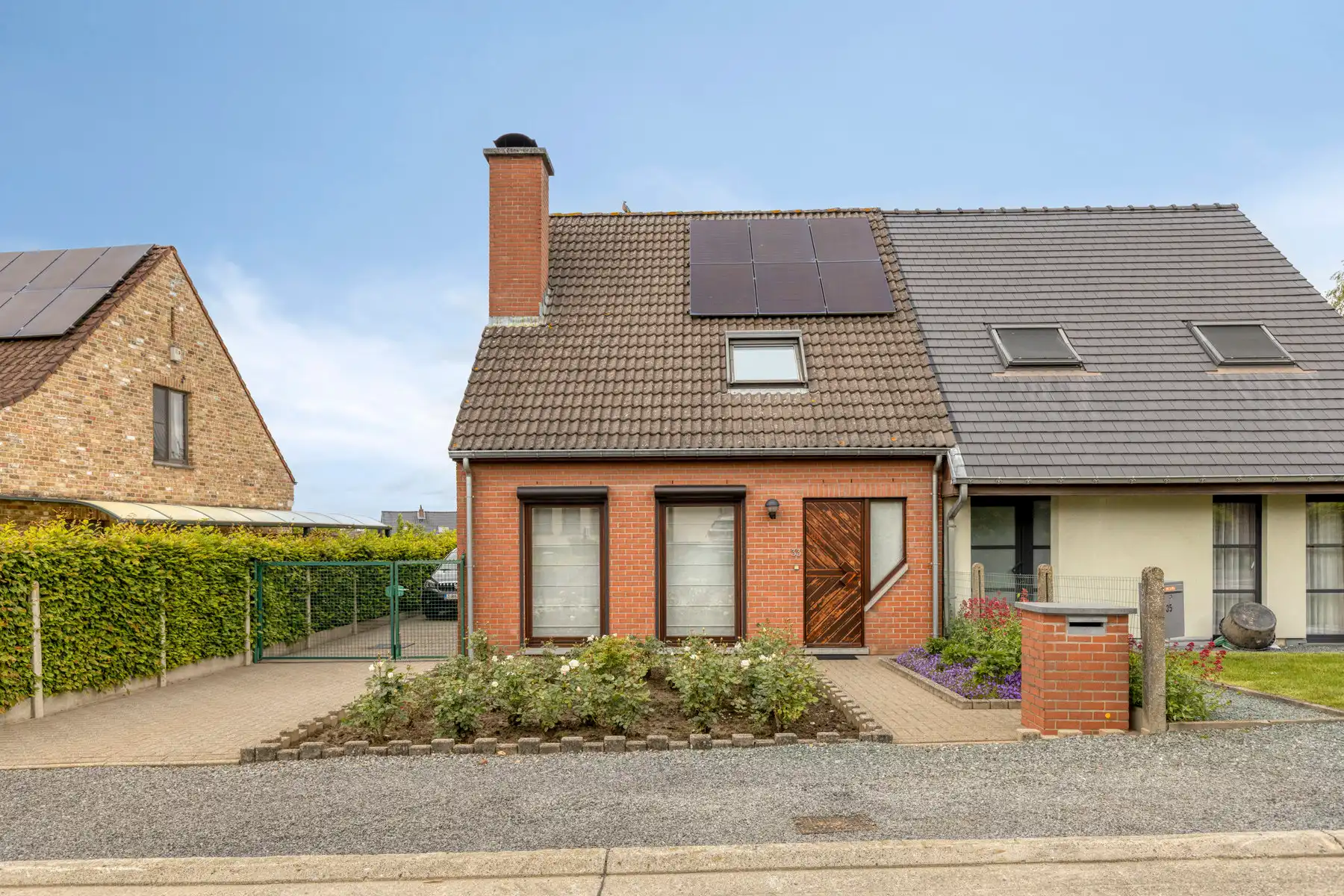 Rustig en goed gelegen driegevelwoning met 3 slaapkamers foto 2