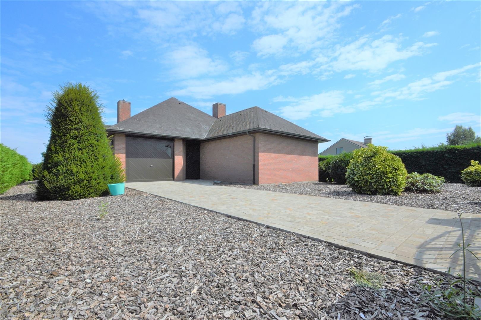 Zeer rustig gelegen woning type open bebouwing met mooie tuin foto {{pictureIndex}}