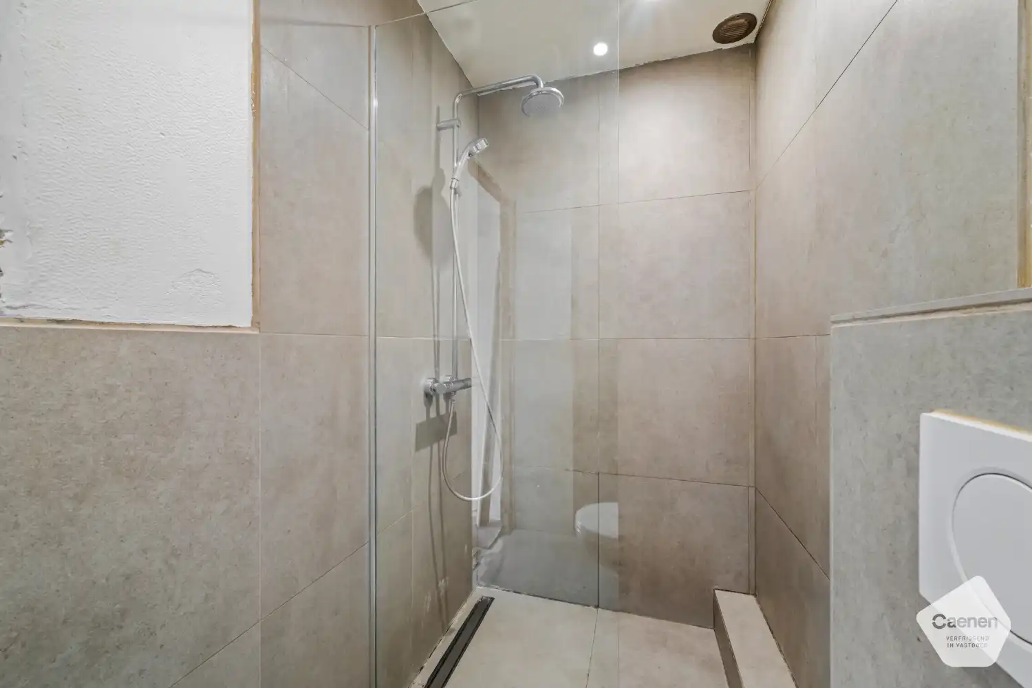 Instapklare studio op topligging aan het Casinoplein foto 11