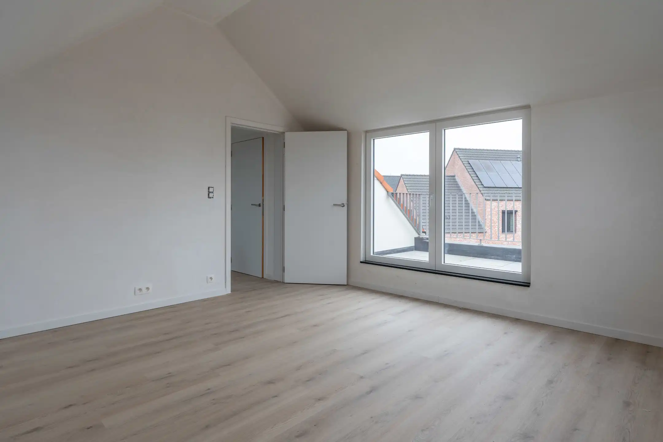 Duplex app (197m²) met 4 slaapkamers vlakbij centrum Beerse. foto 24