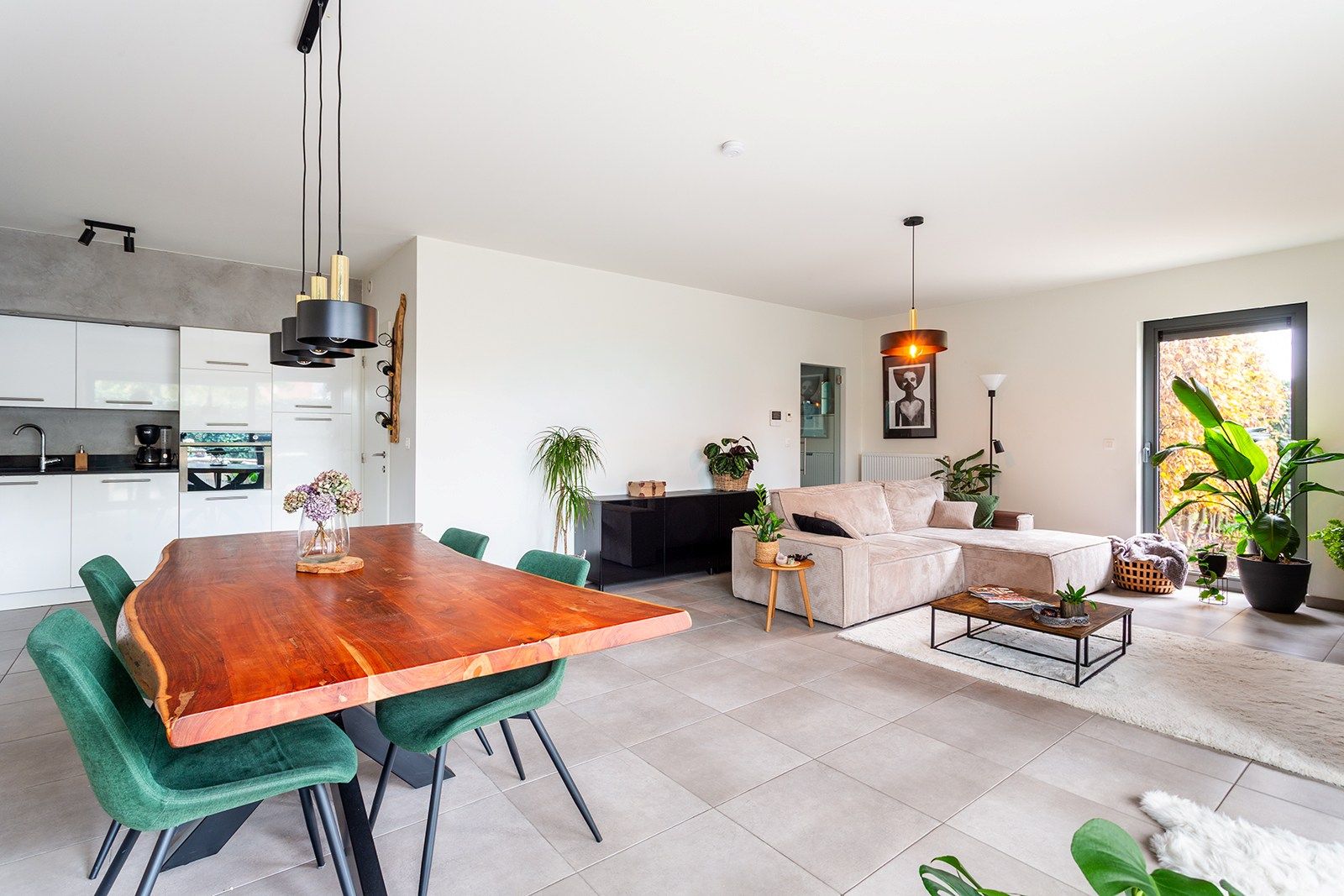 Instapklaar 3-slaapkamer appartement met tuin en moderne afwerking foto 4