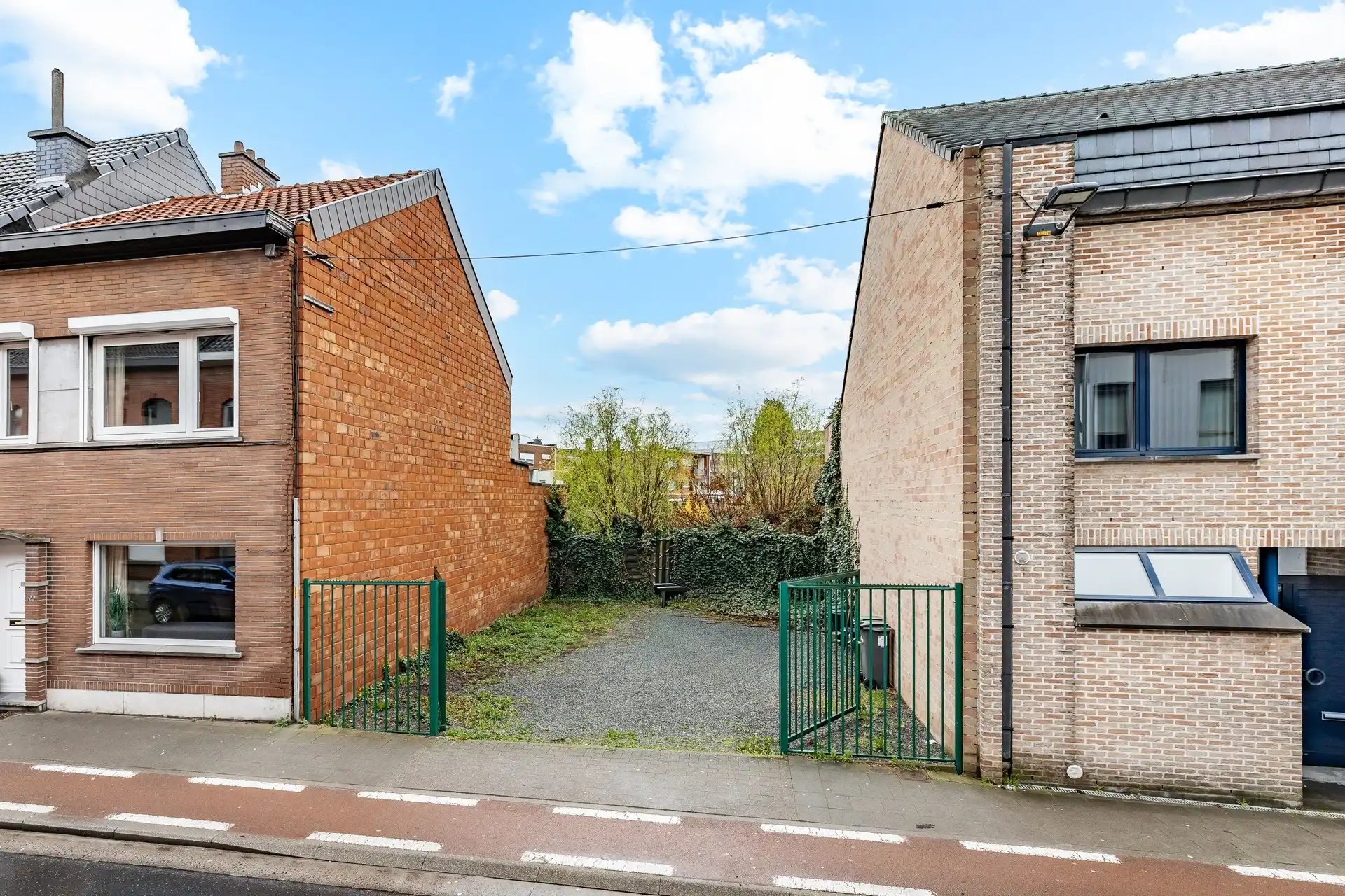 Bouwgrond - 401m² - voor gesloten bebouwing foto {{pictureIndex}}