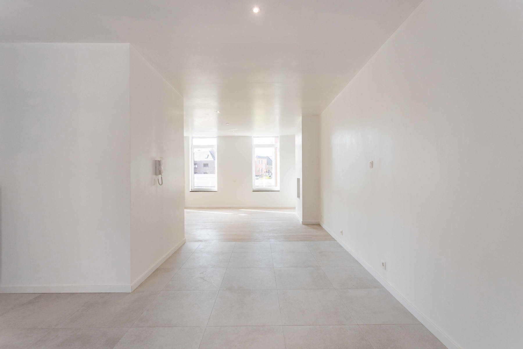 Volledig vernieuwd appartement met terras van 59m2! foto 12