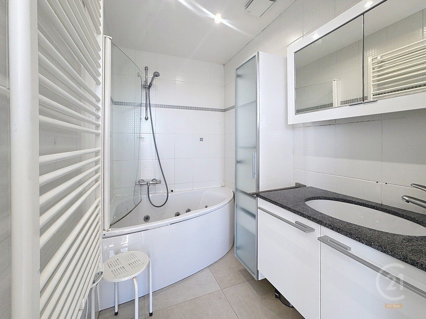 Penthouse appartement met 2 slaapkamers op de zeedijk van Westende foto 13