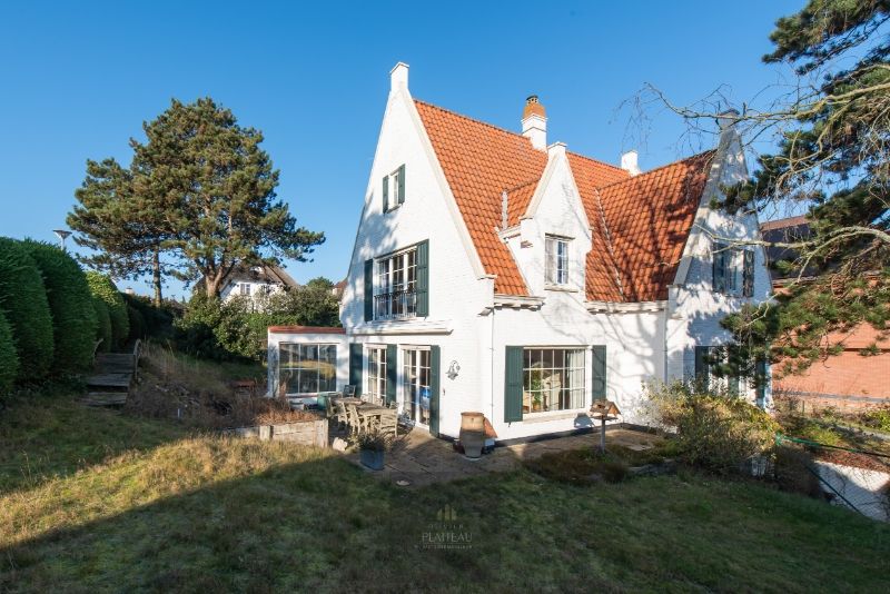Grote villa op 1533m² gelegen centraal in de Simli-wijk te Nieuwpoort-Bad. foto 46