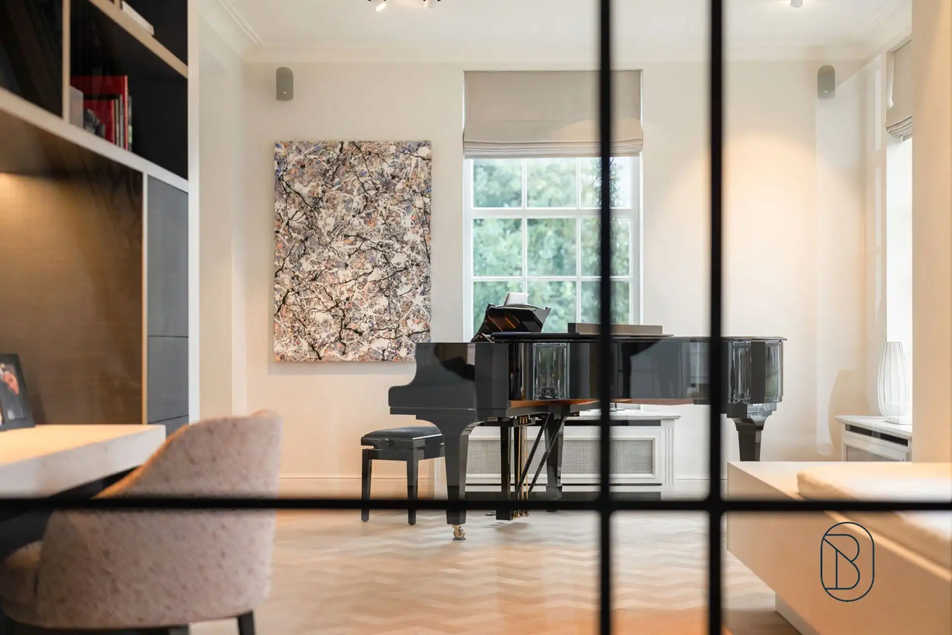 Prachtig afgewerkte franse villa met bijgebouw en zwembad foto 18