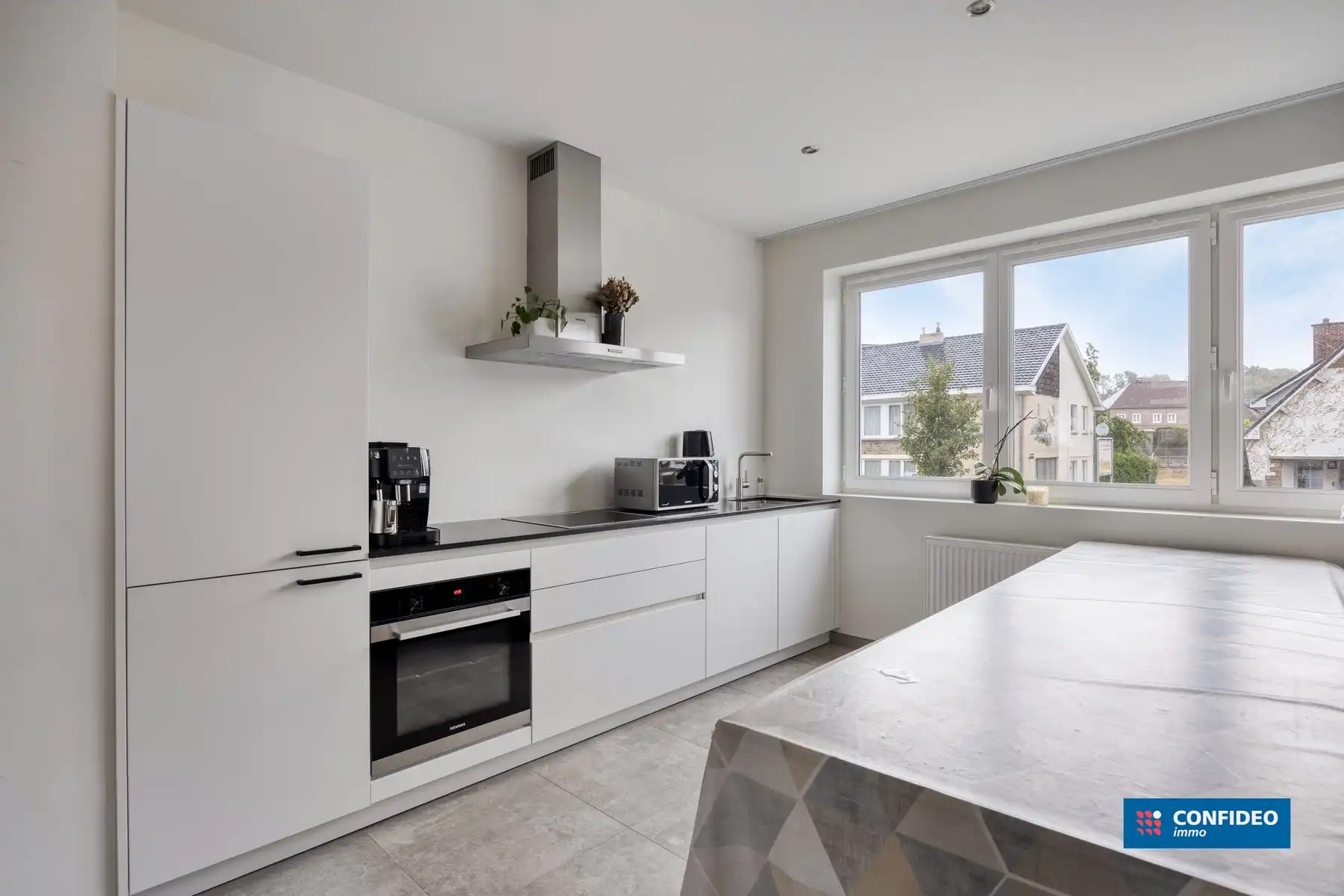 Mooie gerenoveerde woning op toplocatie met zuidgerichte tuin foto 8