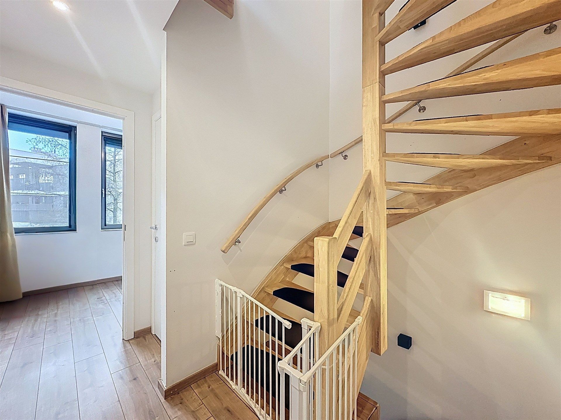 Recente woning met 4 slk en autostaanplaats op toplocatie foto 16