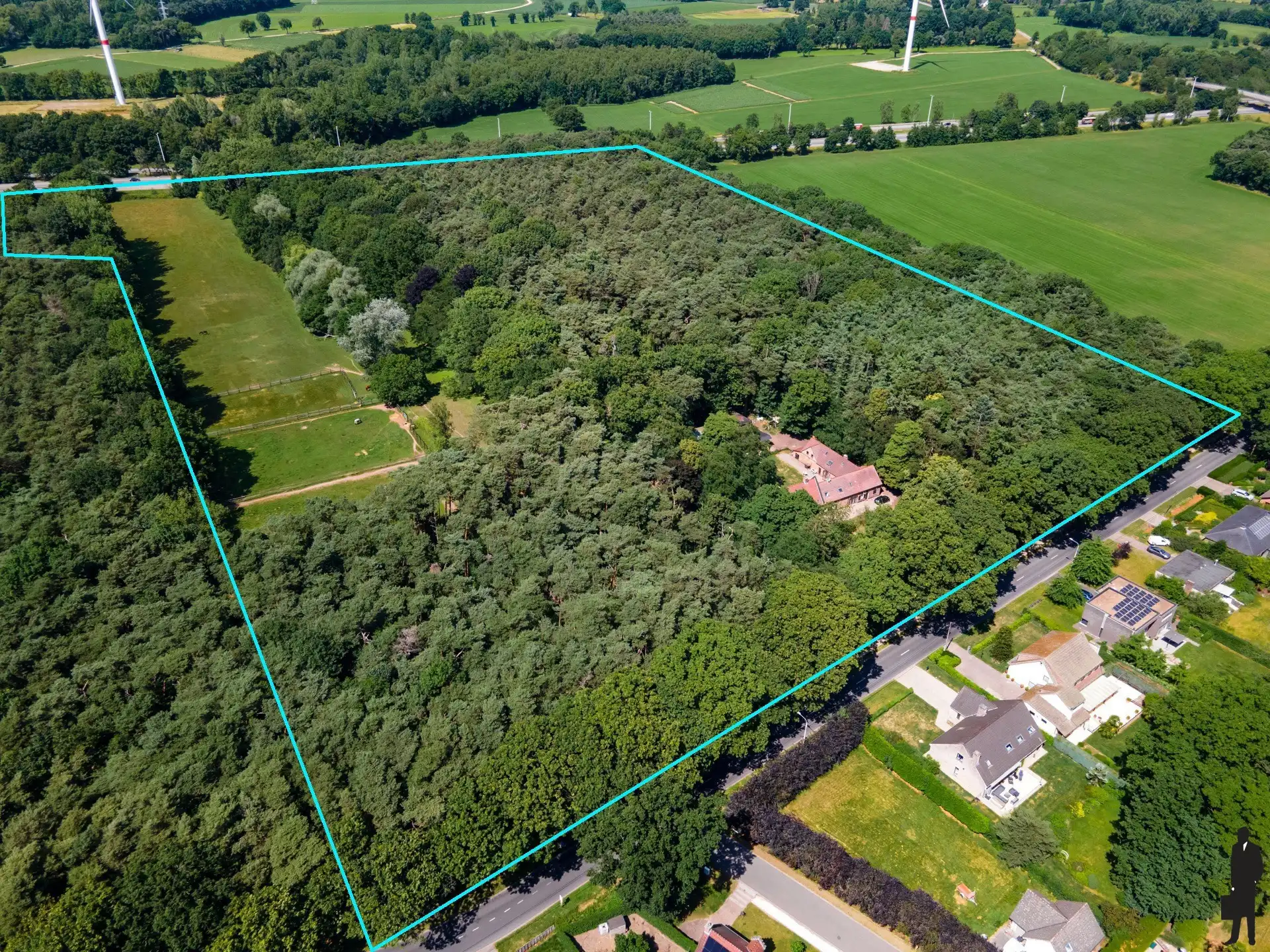 Riante hoeve op uitzonderlijk domein van bijna 10 ha foto 4