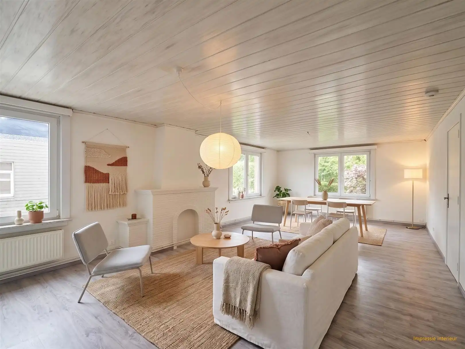 Instapklaar appartement met terras op uitstekende locatie! foto 2