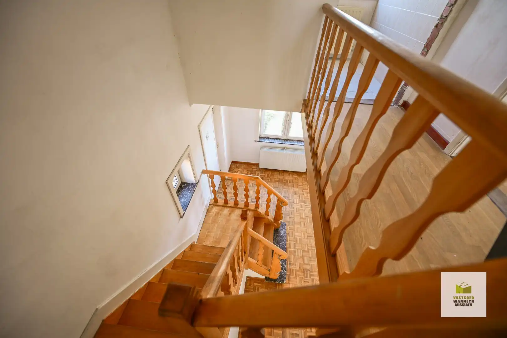 Karaktervolle woning met 3 slpks, 2 garages én zicht over het water  foto 8