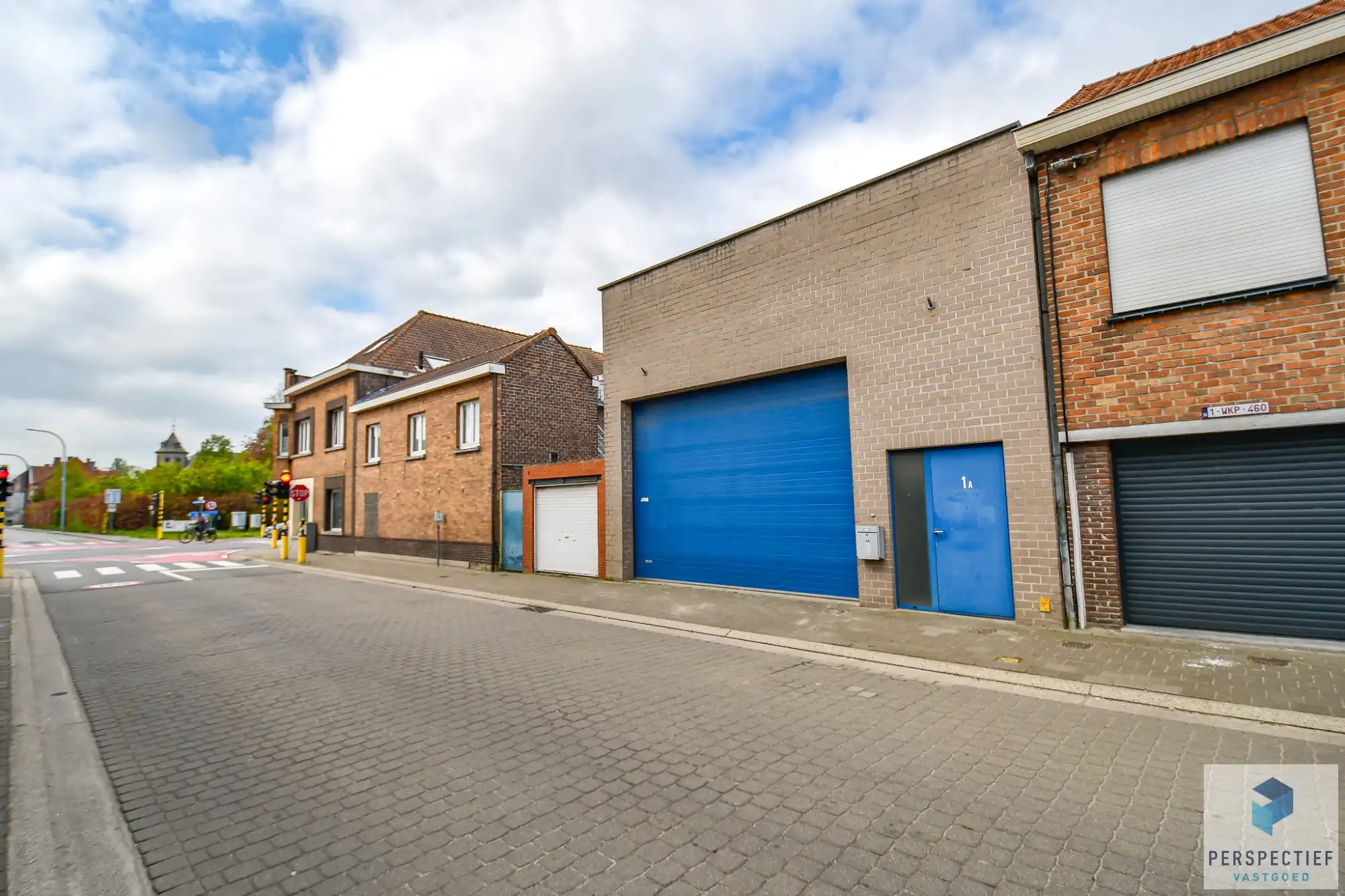 Ruime loods met kantoor ruimte (249m²) te Maldegem foto {{pictureIndex}}