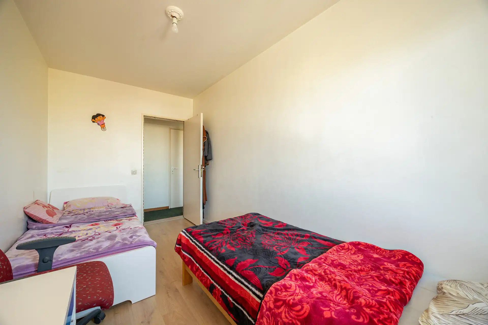 Instapklaar appartement met 3 slaapkamers, terras en kelder foto 9