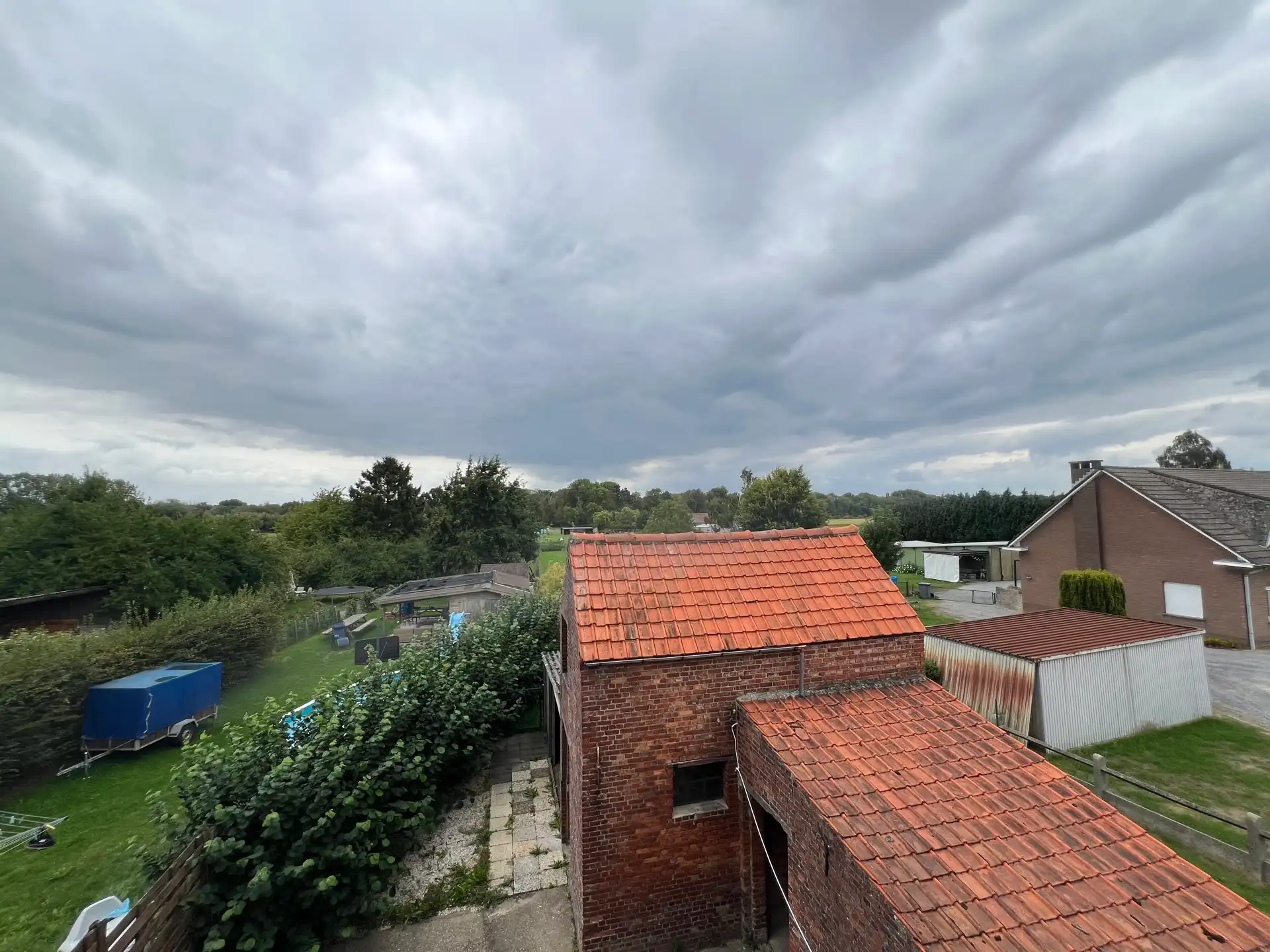 Fantastisch mooi en rustig gelegen te renoveren woning  foto 16